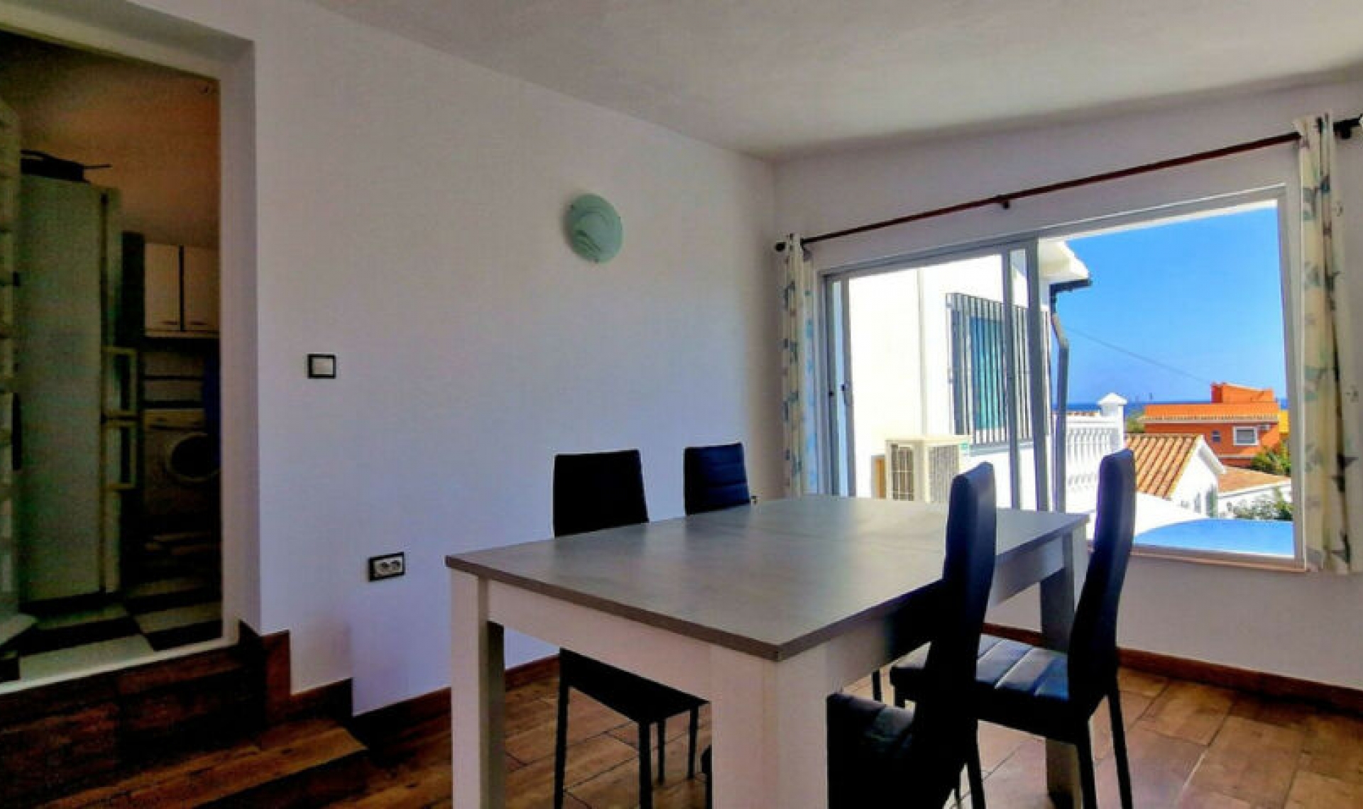 Resale - House -
Fuengirola