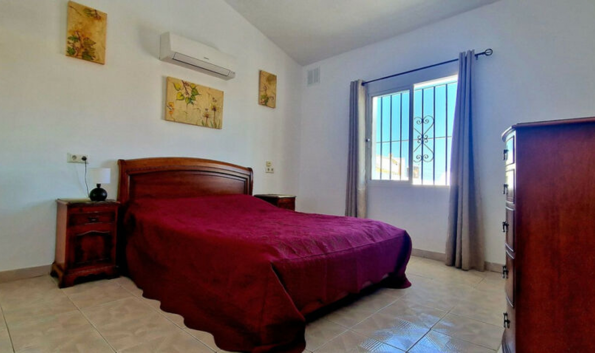 Resale - House -
Fuengirola