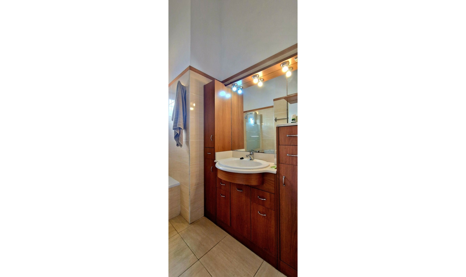 Resale - House -
Fuengirola