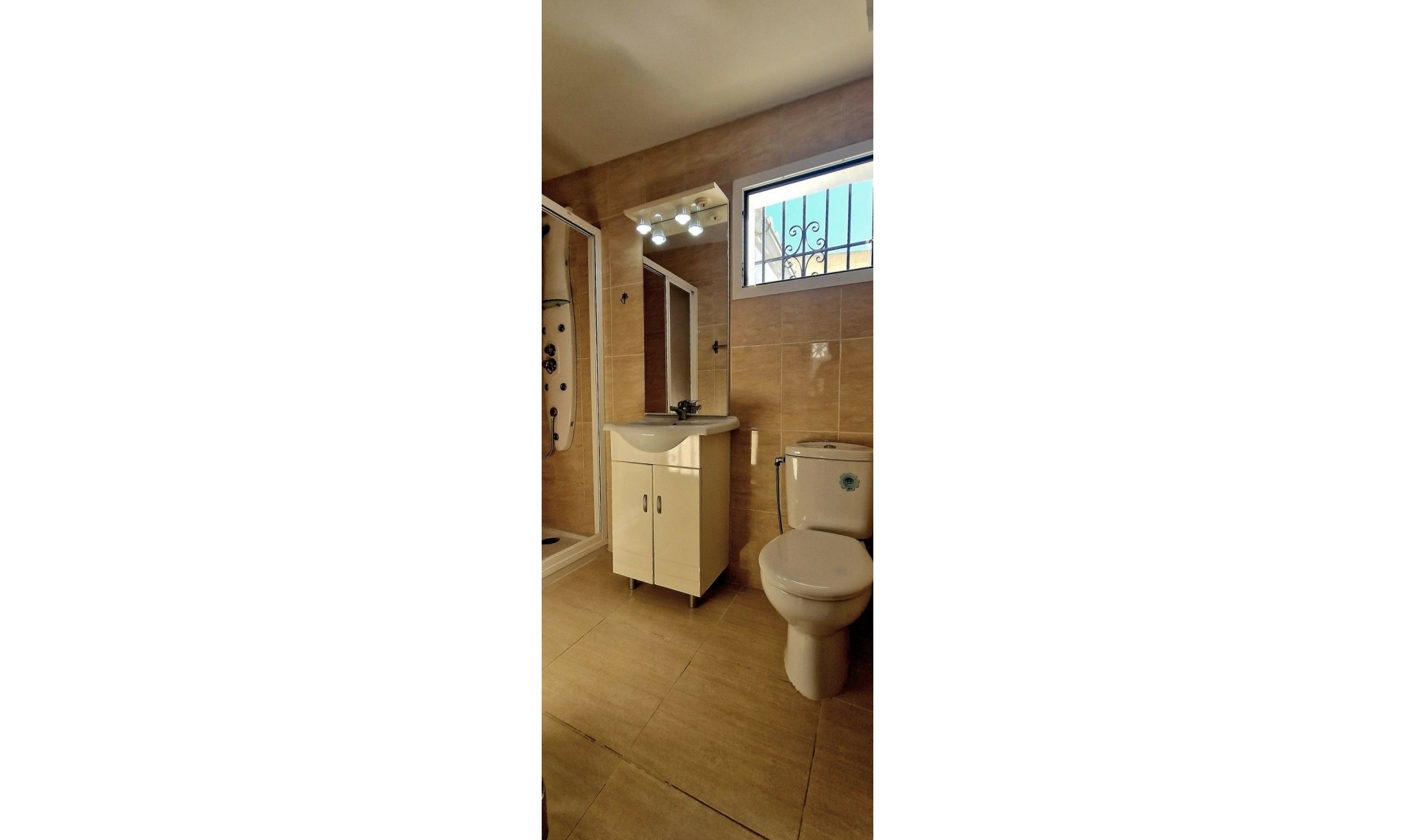Resale - House -
Fuengirola