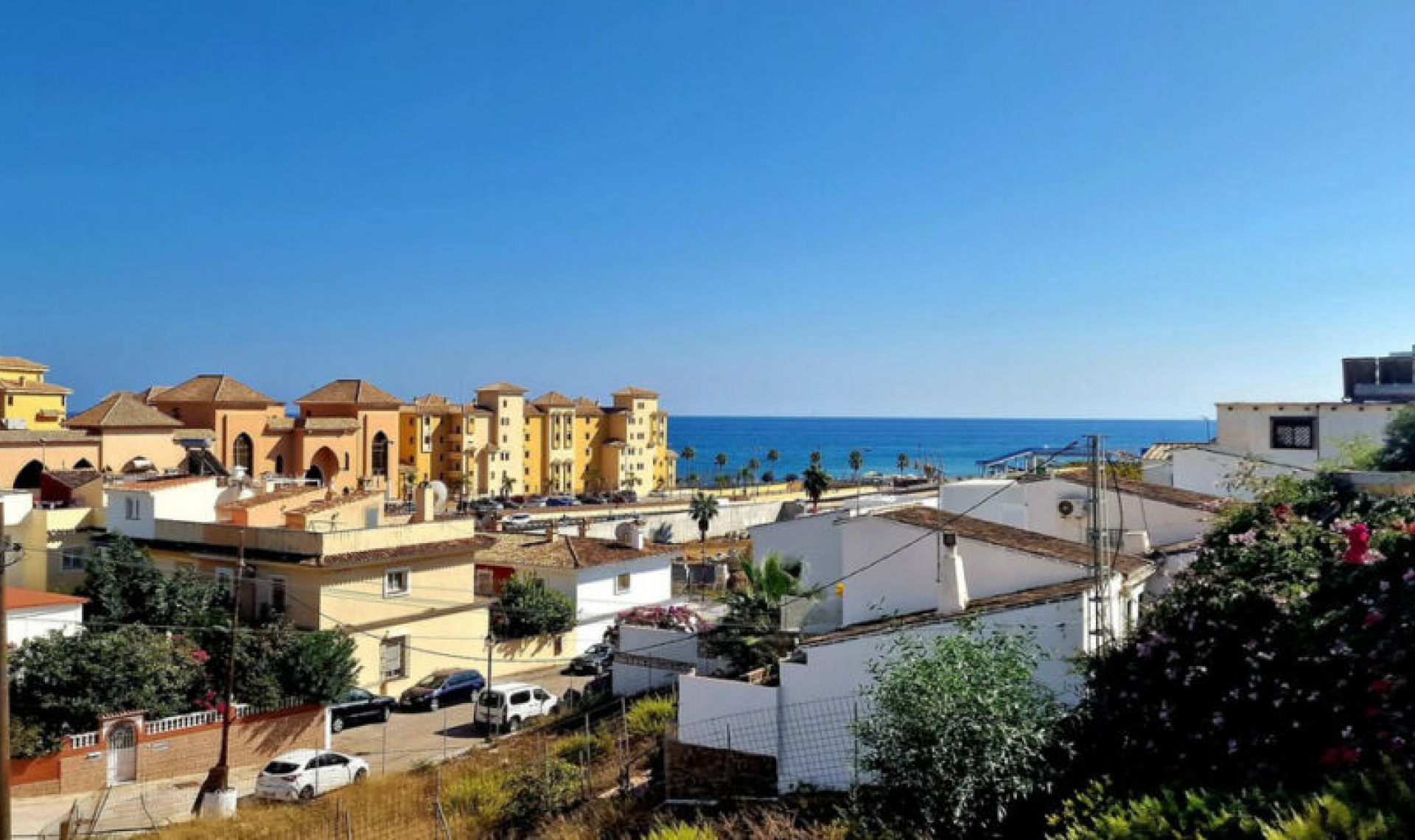 Resale - House -
Fuengirola