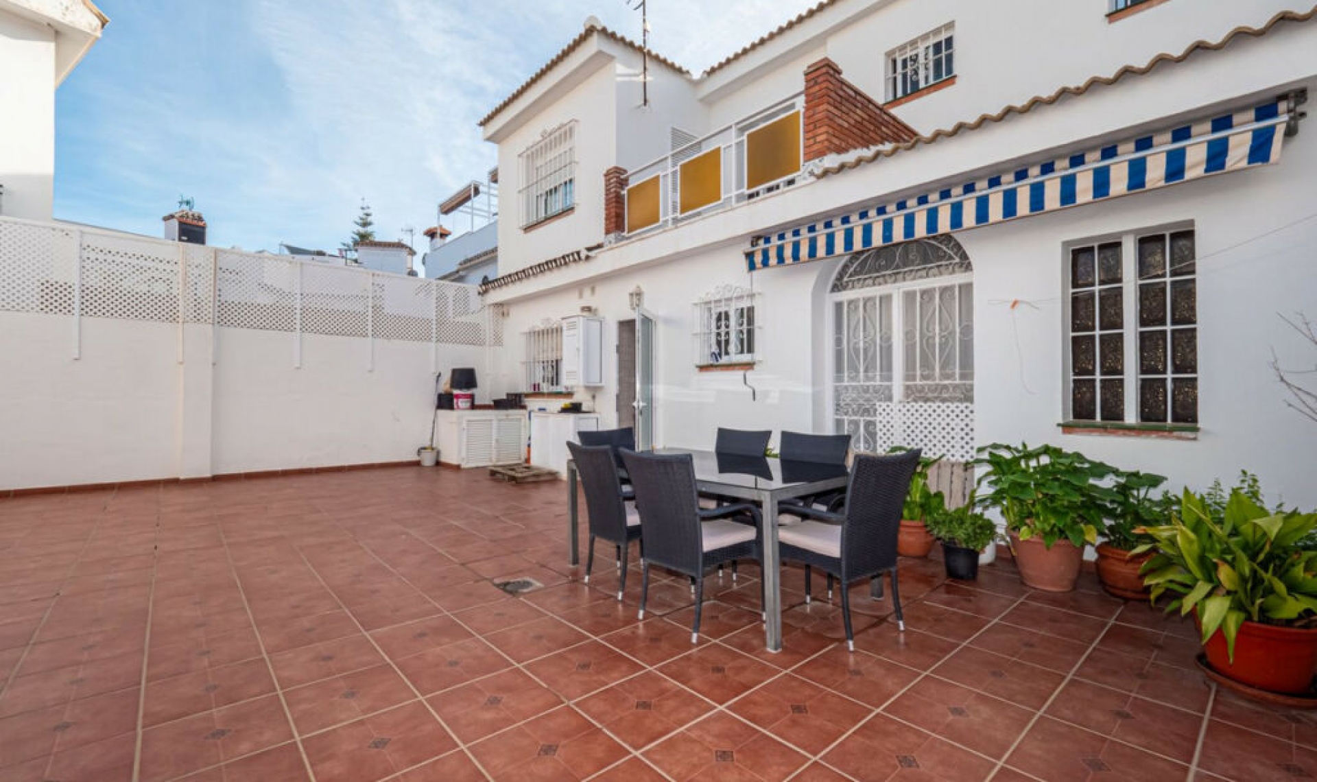 Resale - House -
Fuengirola