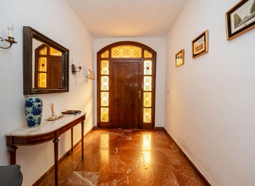 Resale - House -
Fuengirola