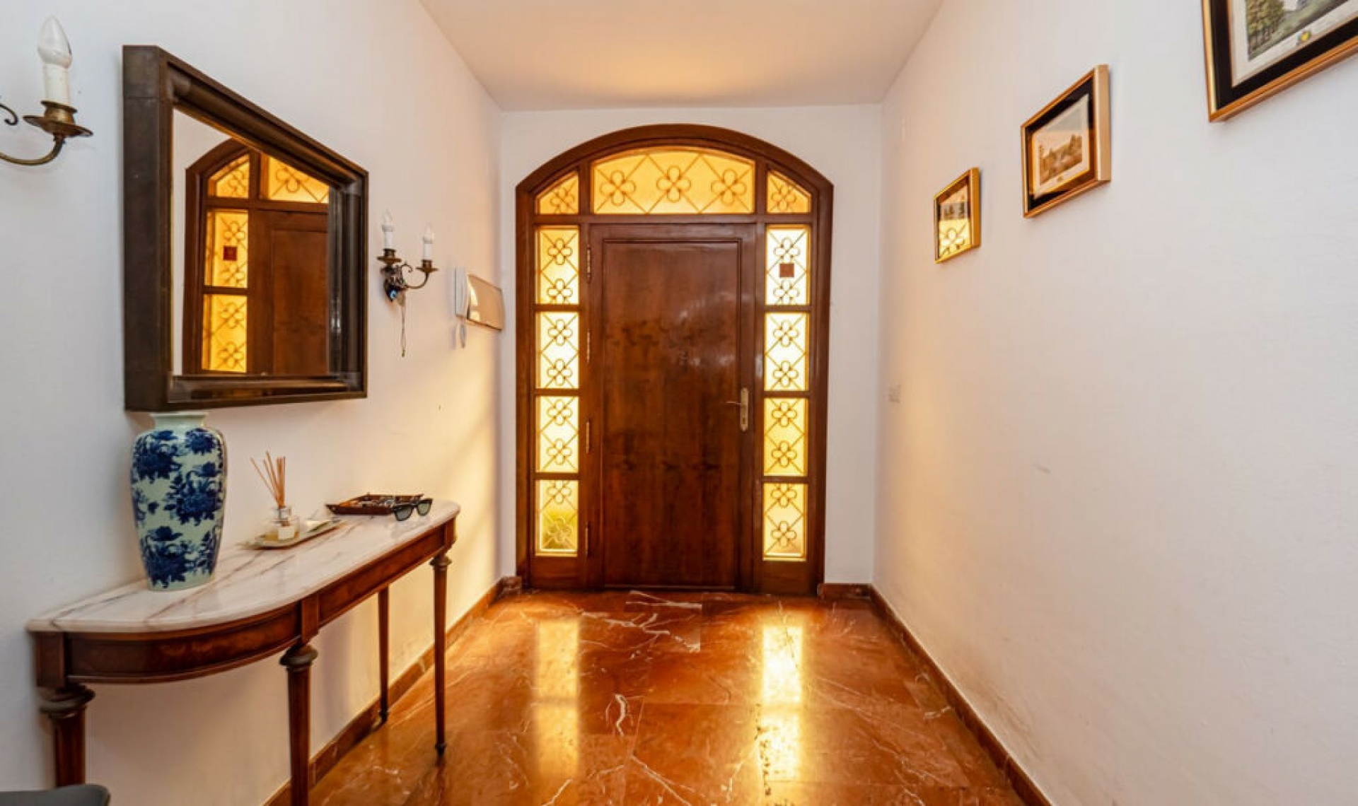 Resale - House -
Fuengirola