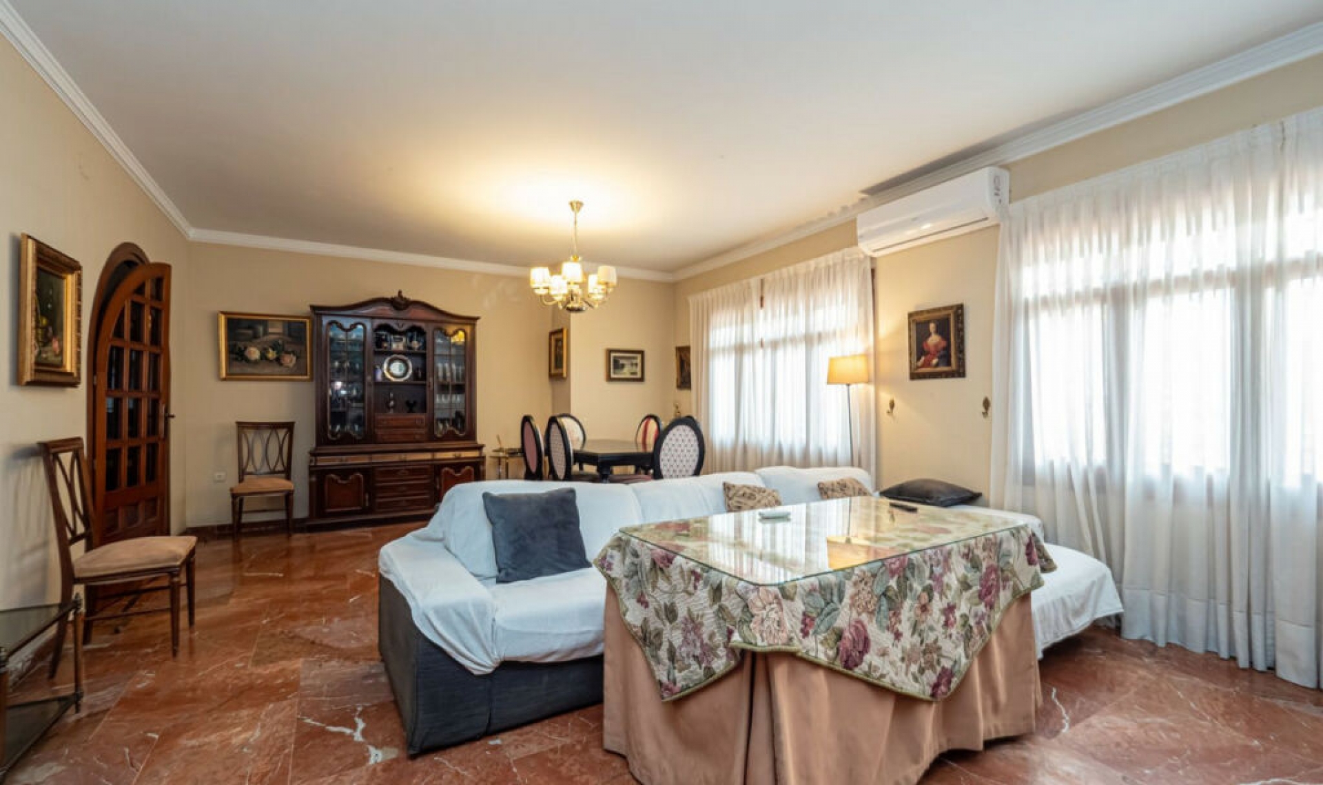 Resale - House -
Fuengirola