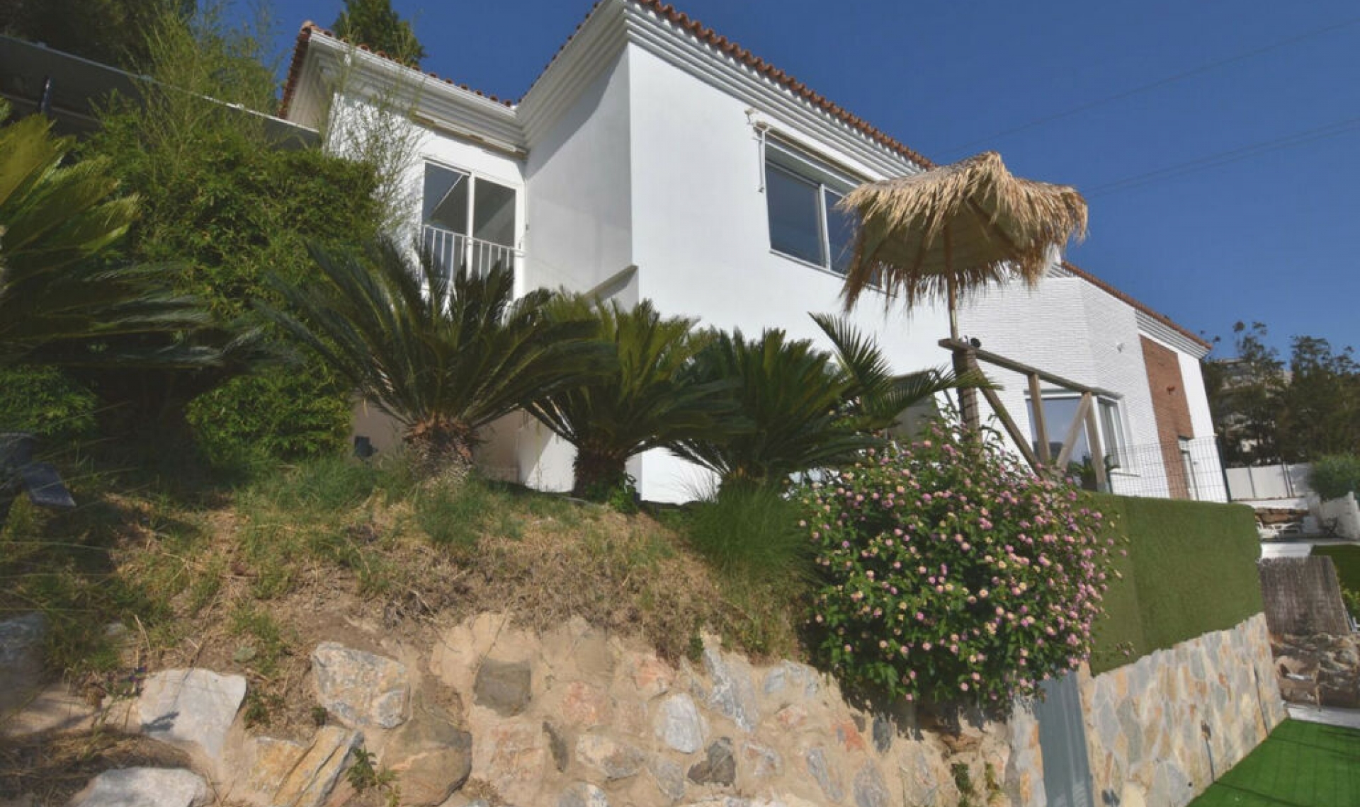Resale - House -
Fuengirola
