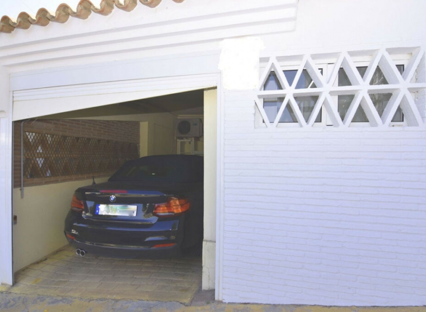 Resale - House -
Fuengirola