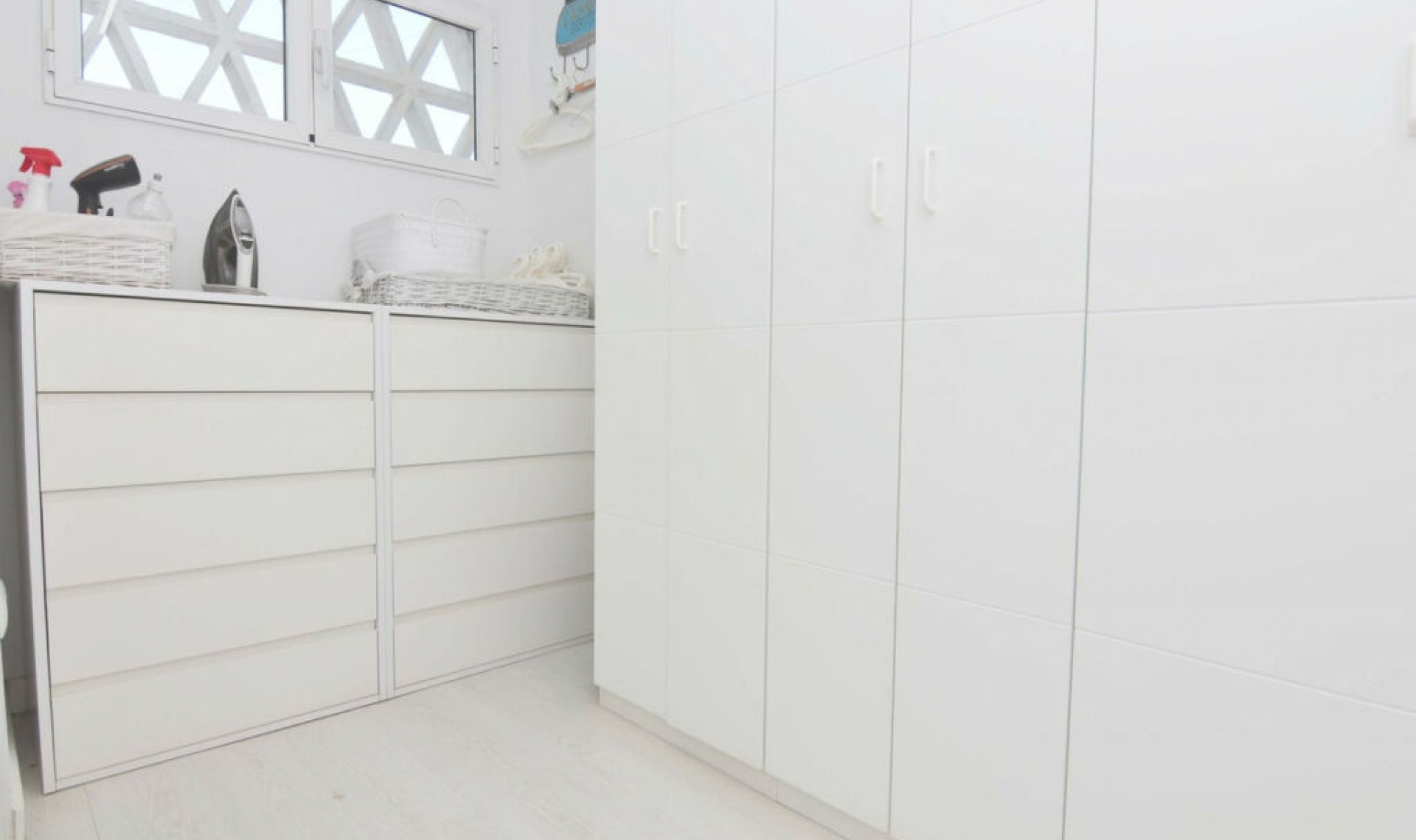 Resale - House -
Fuengirola