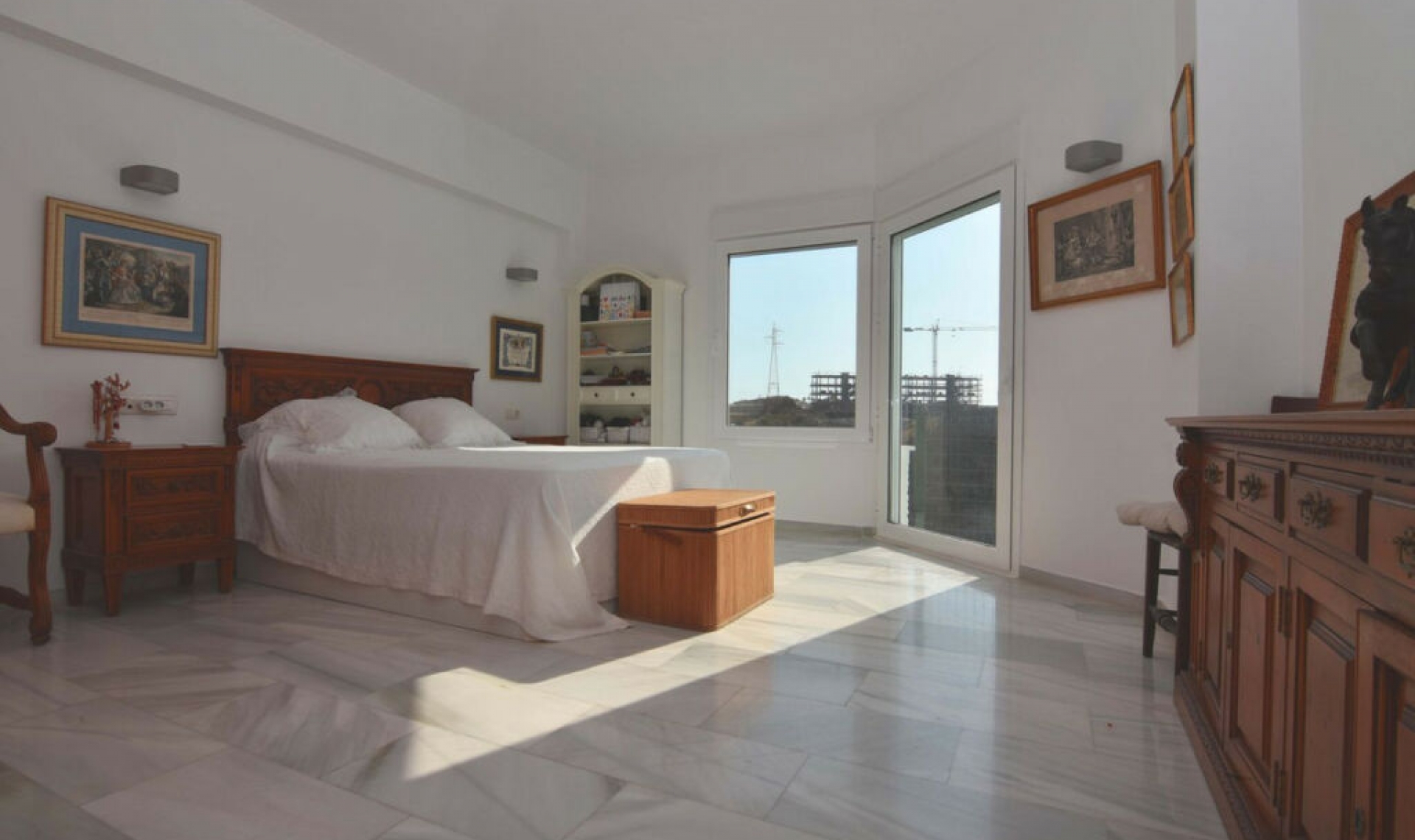 Resale - House -
Fuengirola