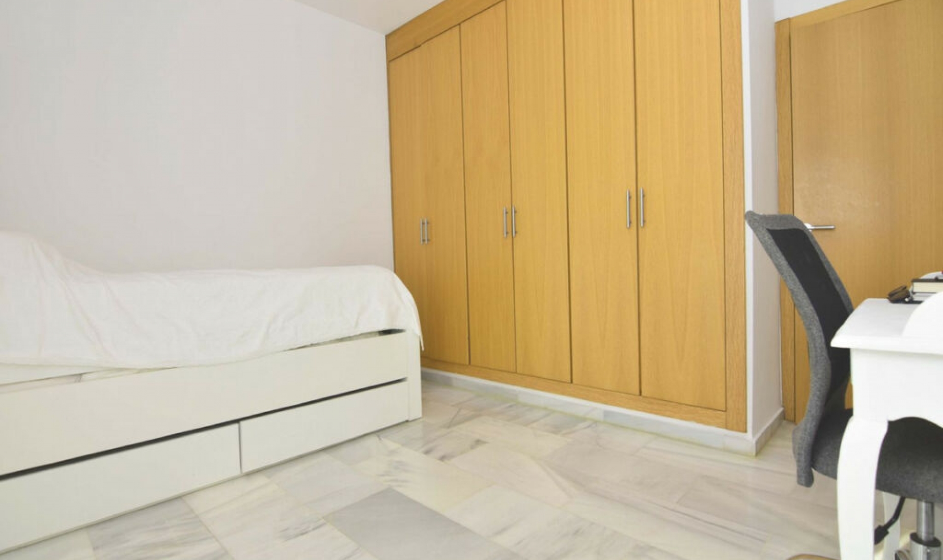 Resale - House -
Fuengirola