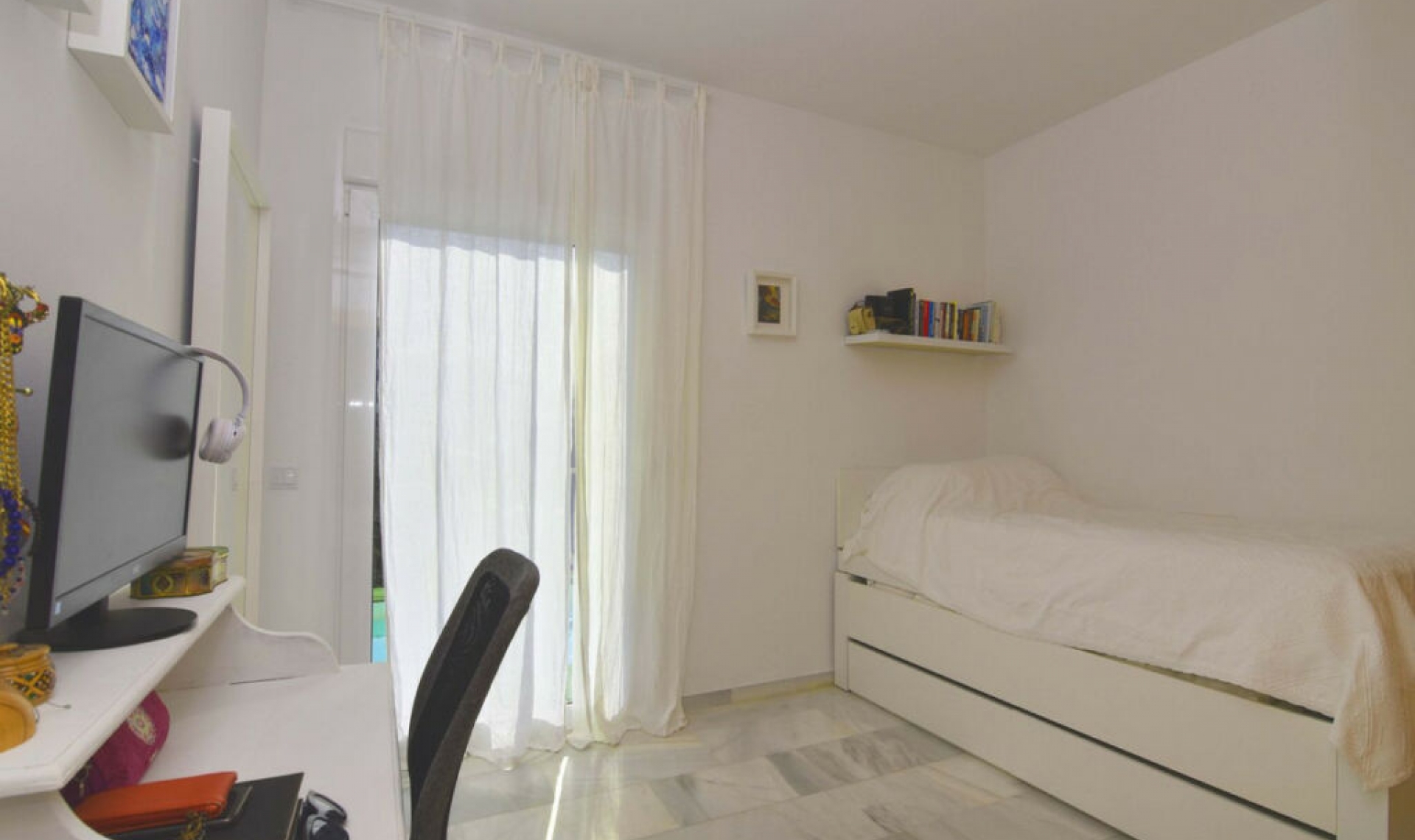 Resale - House -
Fuengirola