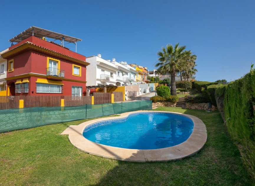Resale - House -
Fuengirola