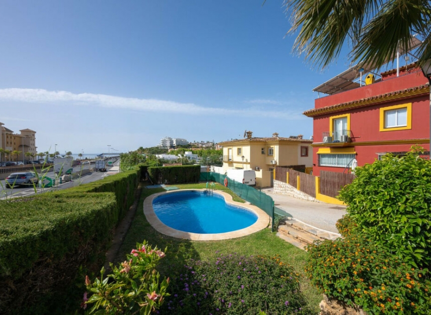 Resale - House -
Fuengirola