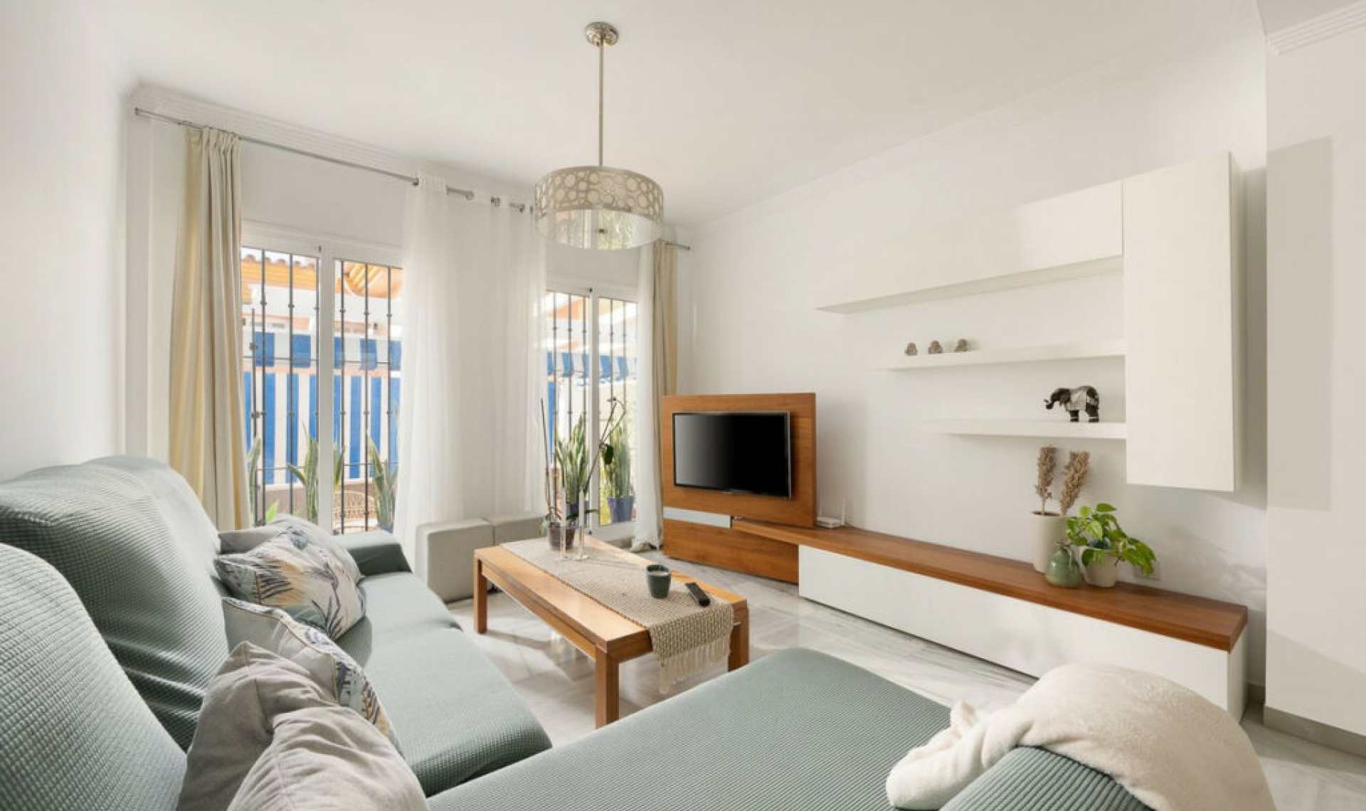 Resale - House -
Fuengirola