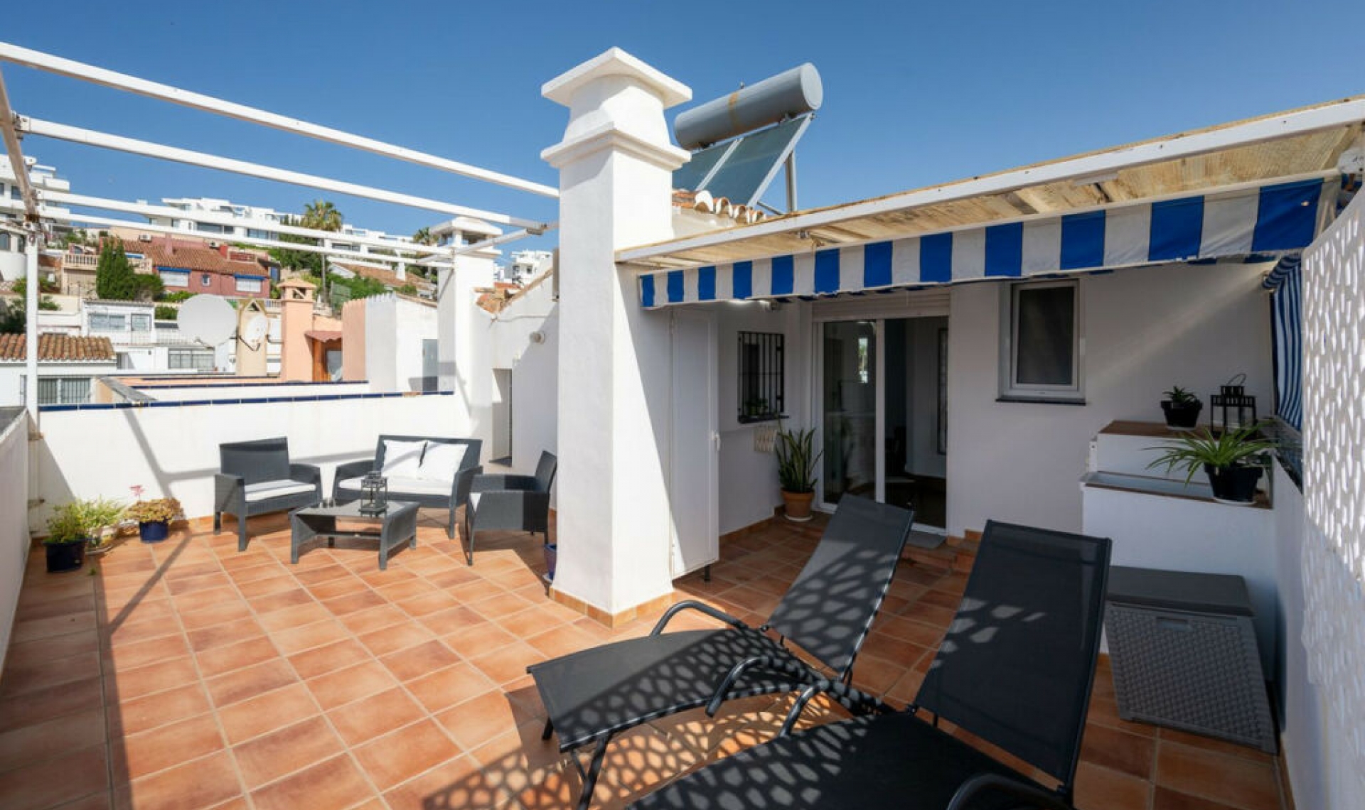 Resale - House -
Fuengirola