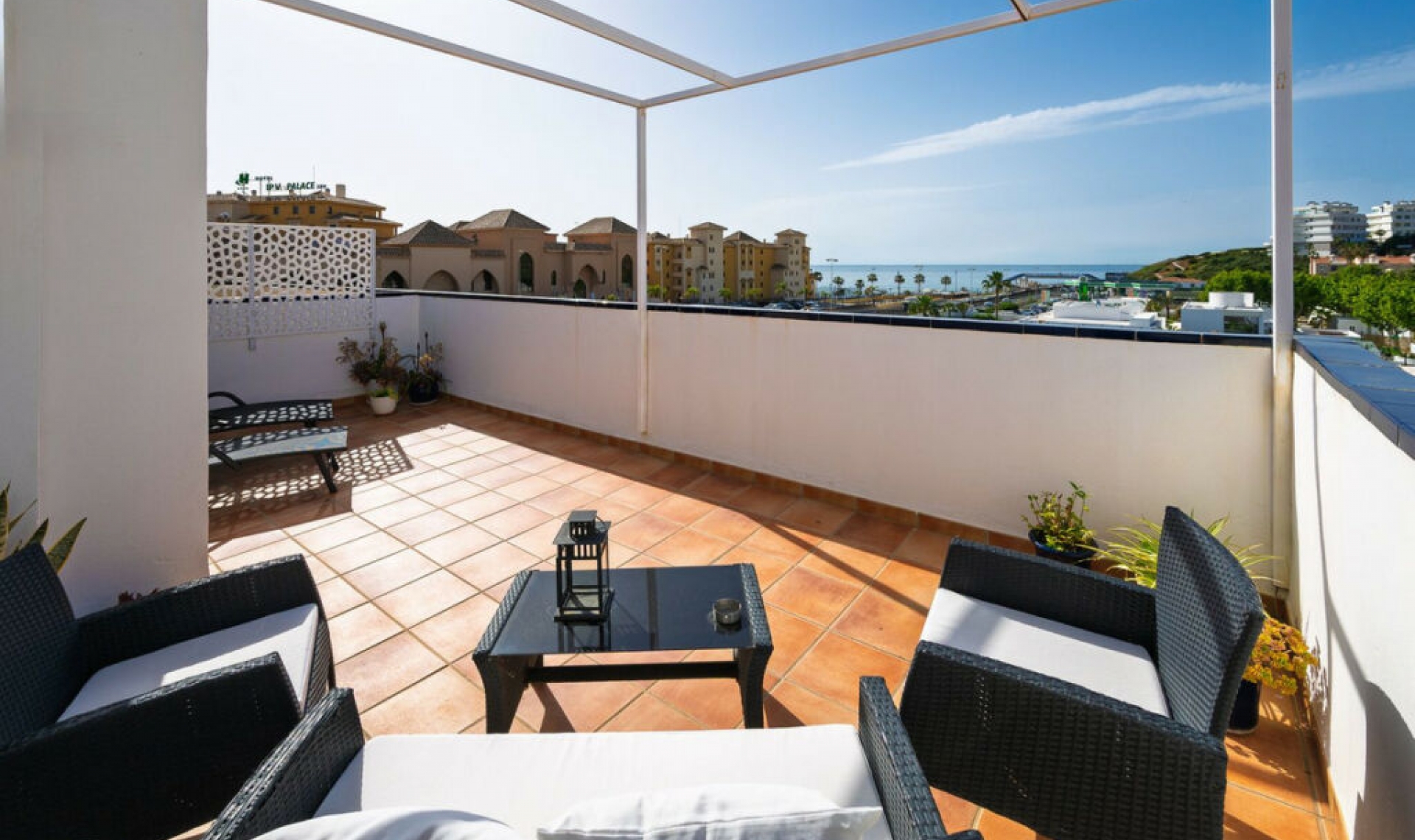 Resale - House -
Fuengirola