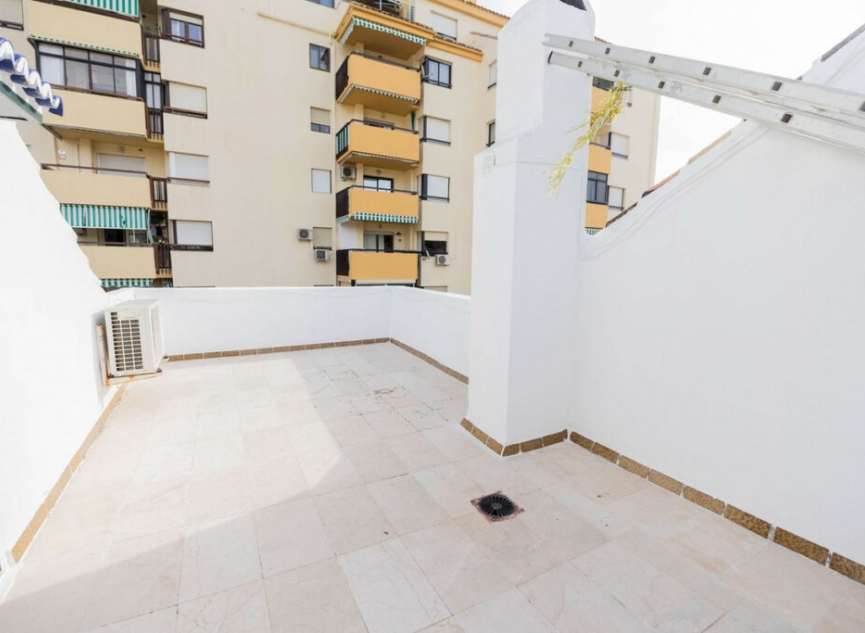 Resale - House -
Fuengirola