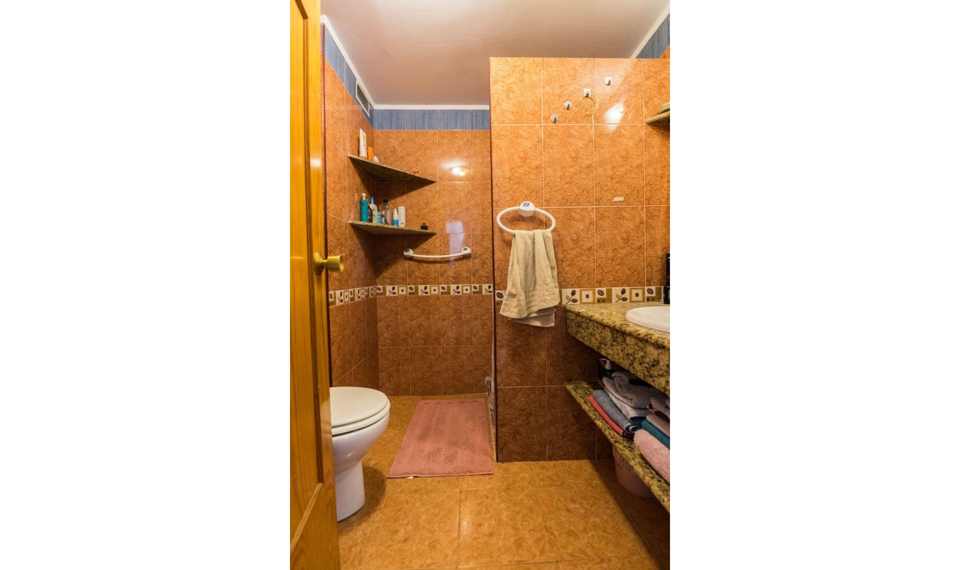 Resale - House -
Fuengirola