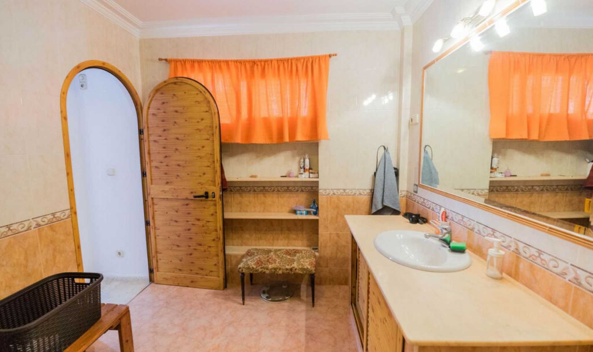 Resale - House -
Fuengirola