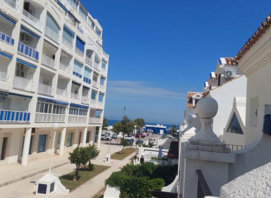 Resale - House -
Fuengirola