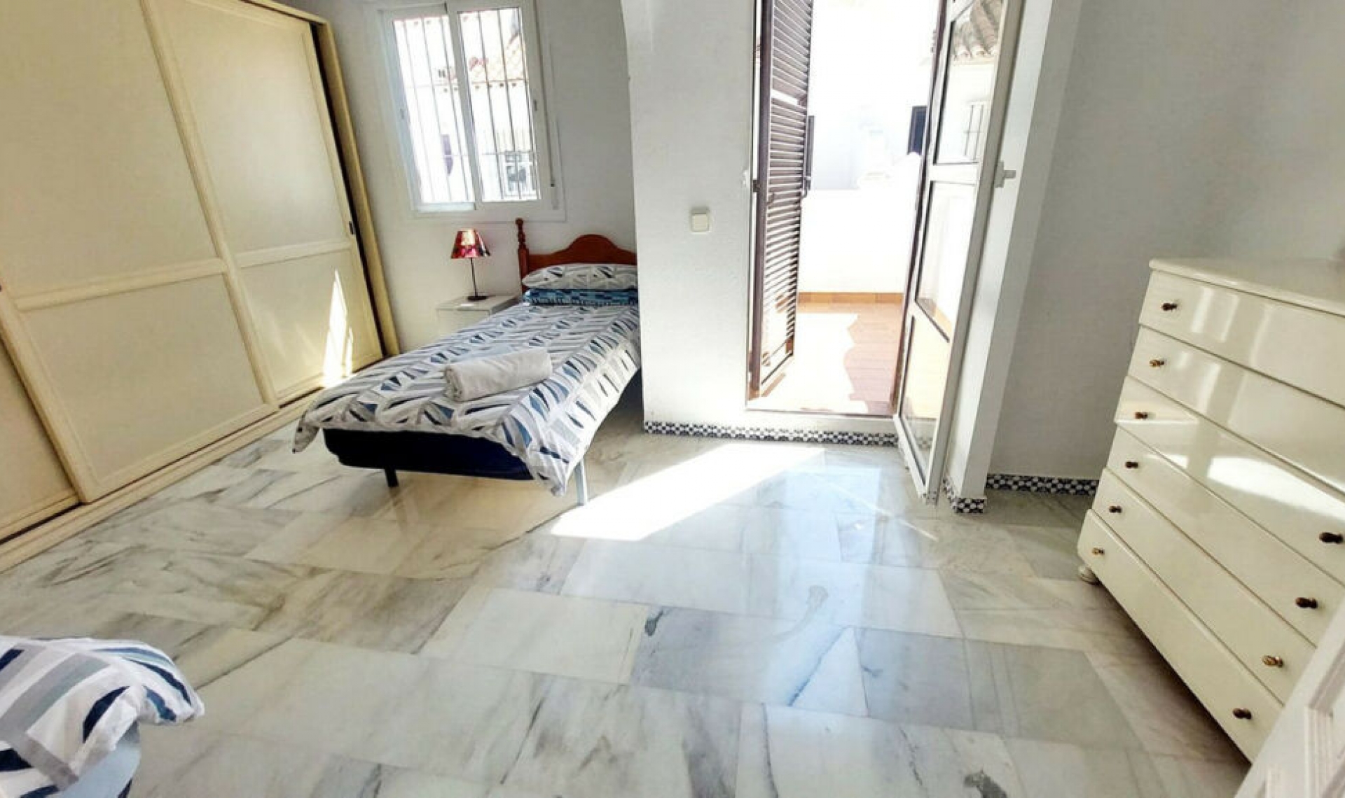 Resale - House -
Fuengirola