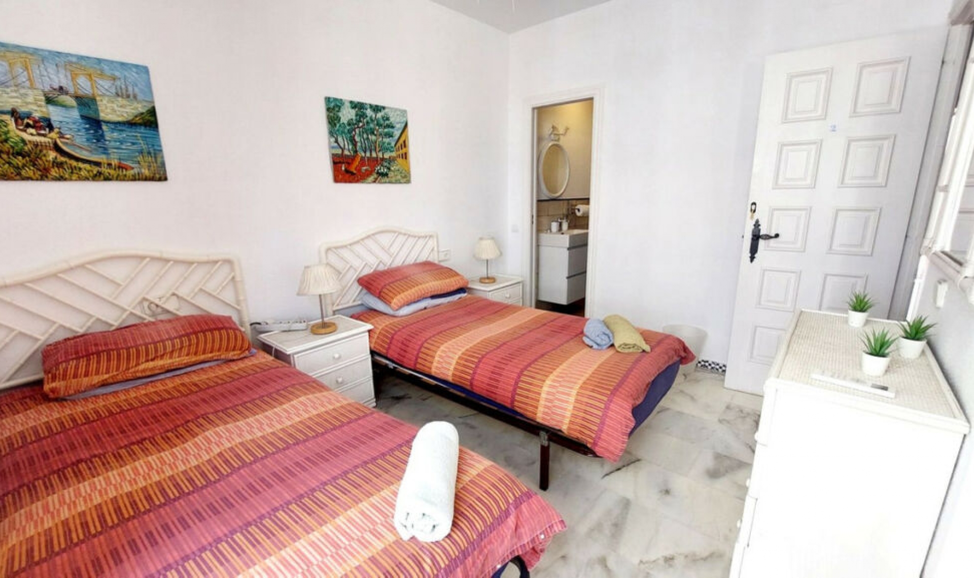 Resale - House -
Fuengirola