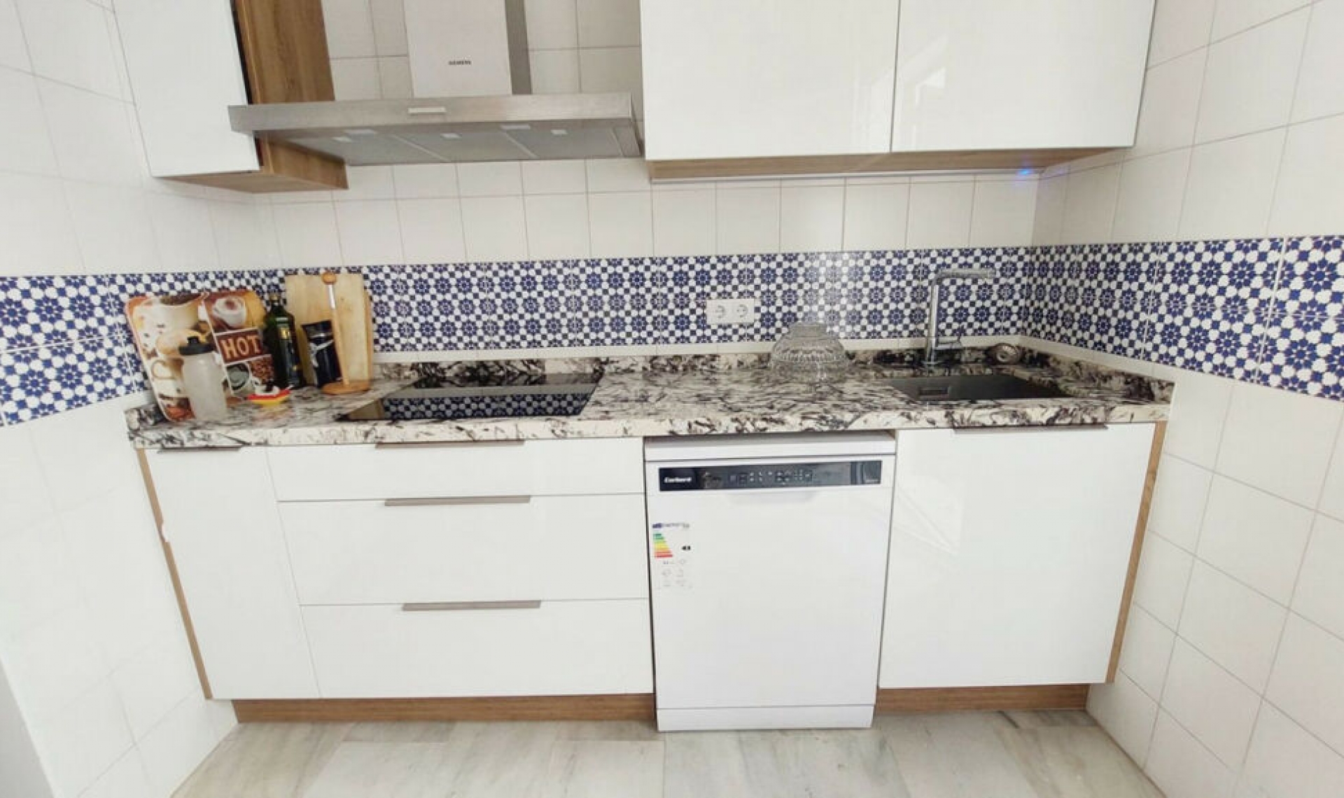 Resale - House -
Fuengirola