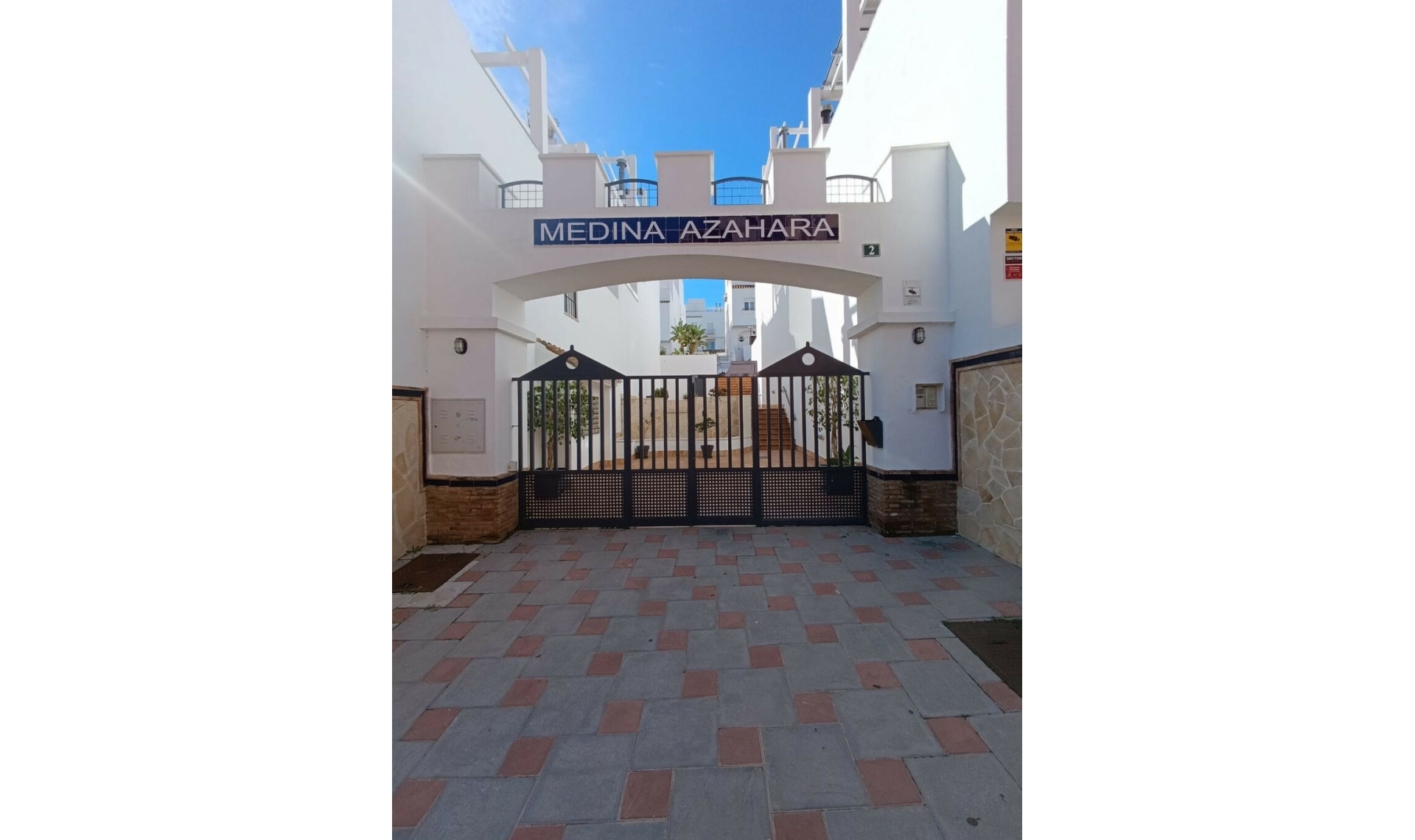 Resale - House -
Fuengirola