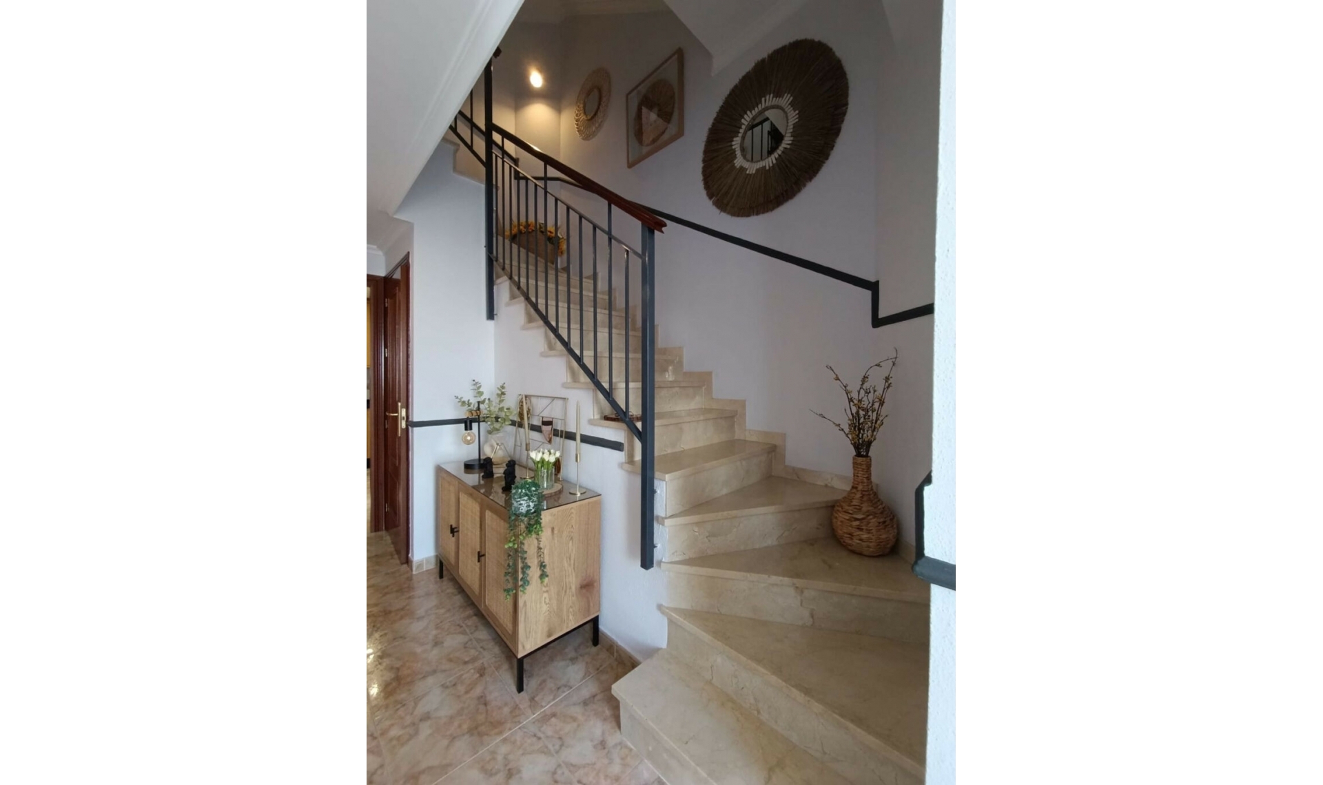 Resale - House -
Fuengirola