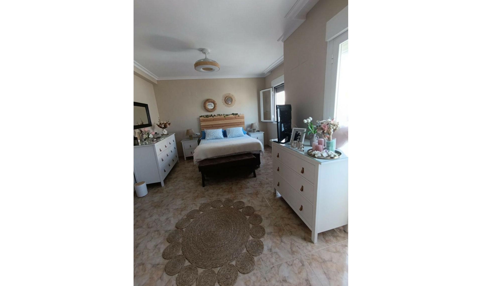 Resale - House -
Fuengirola