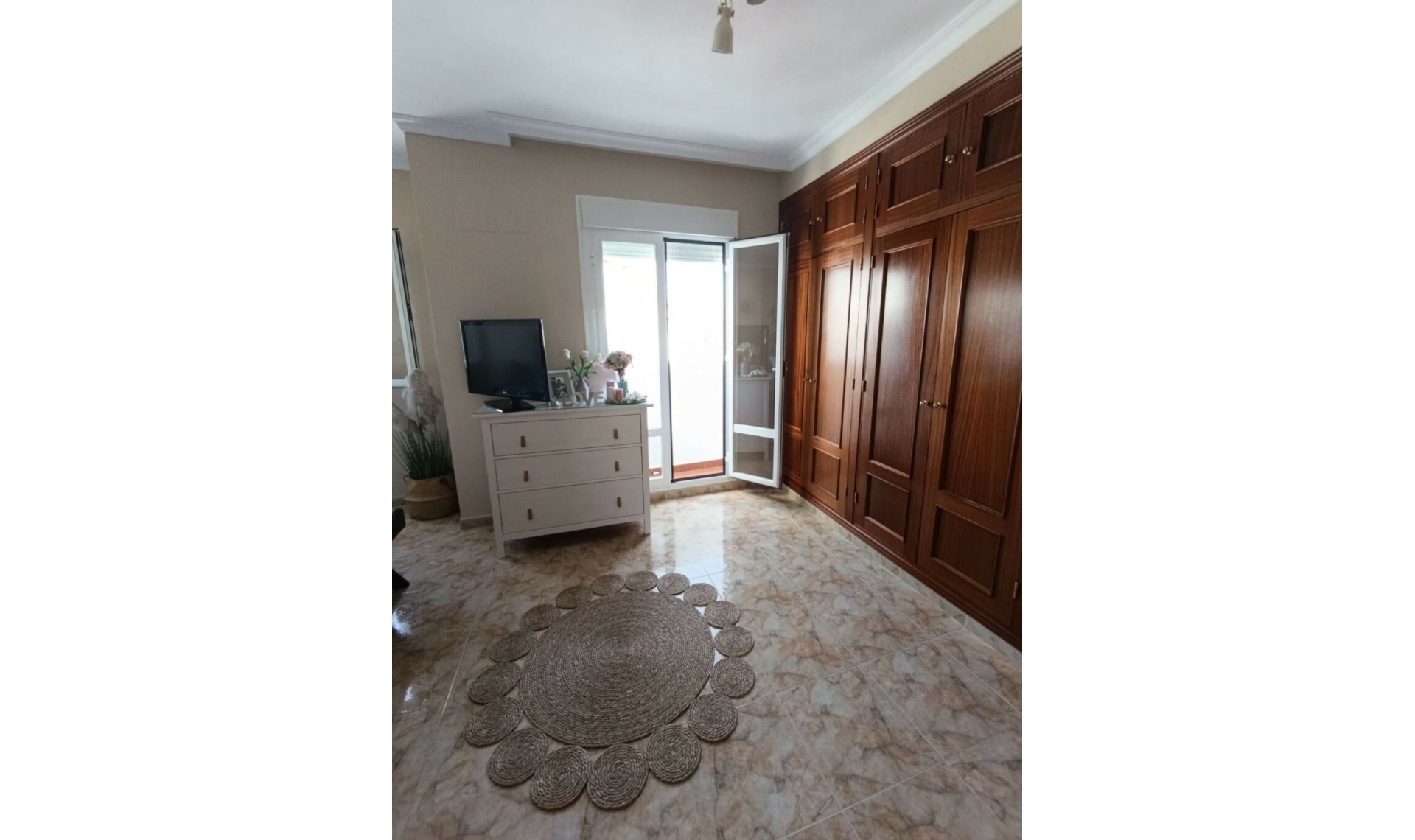 Resale - House -
Fuengirola