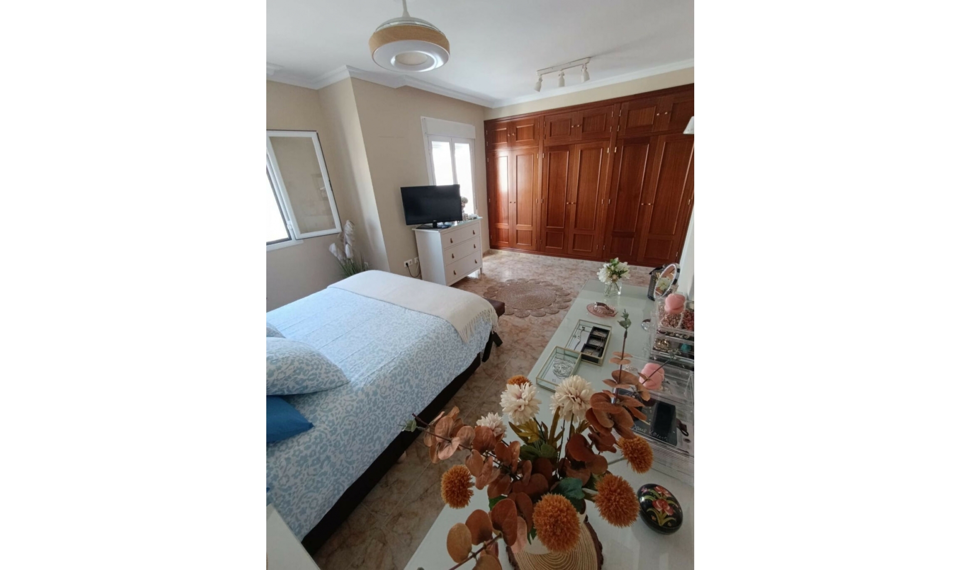 Resale - House -
Fuengirola
