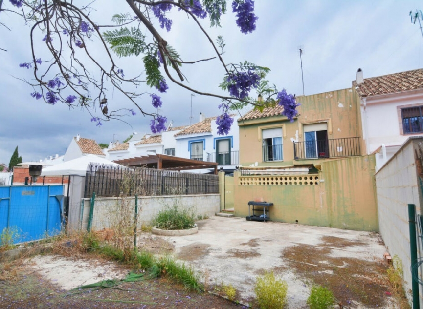 Resale - House -
Fuengirola