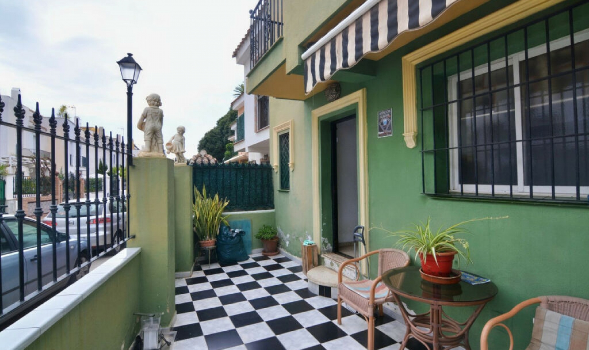 Resale - House -
Fuengirola
