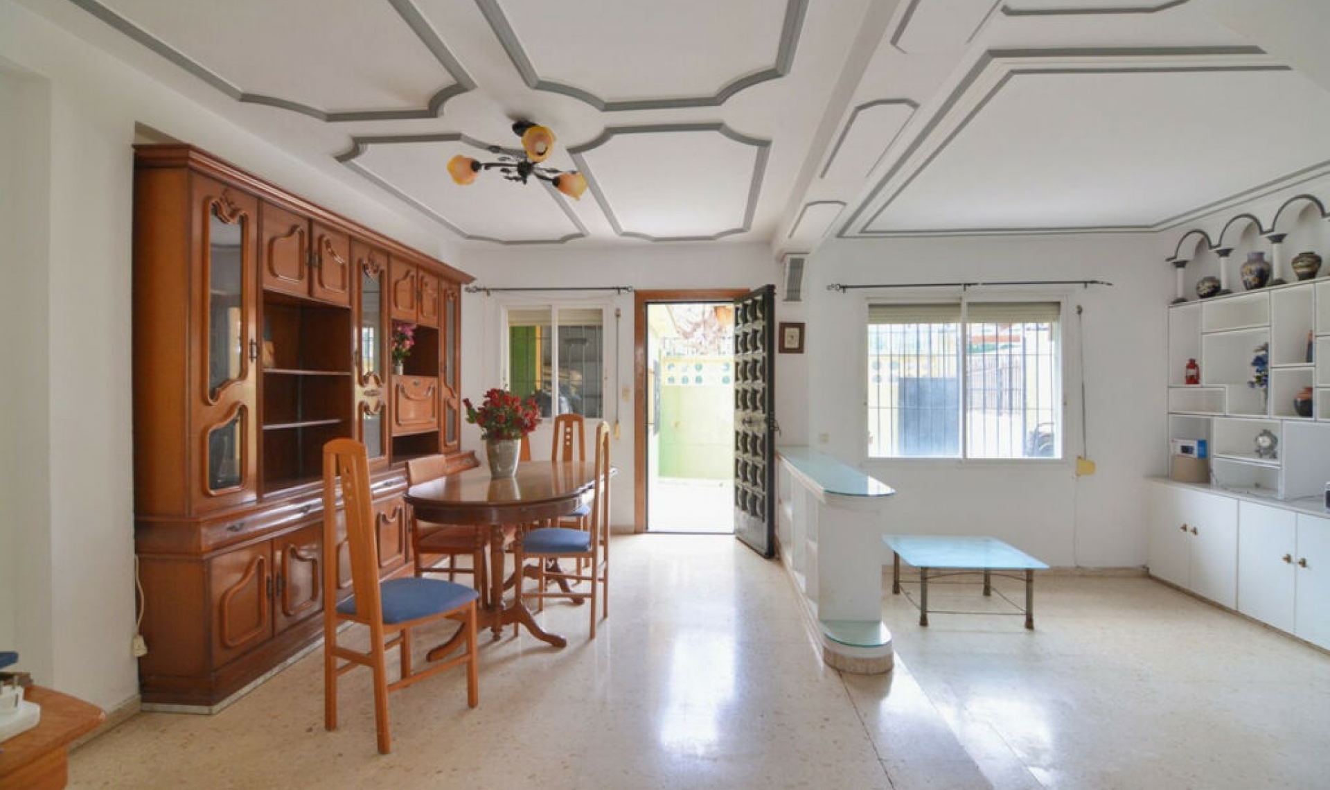 Resale - House -
Fuengirola