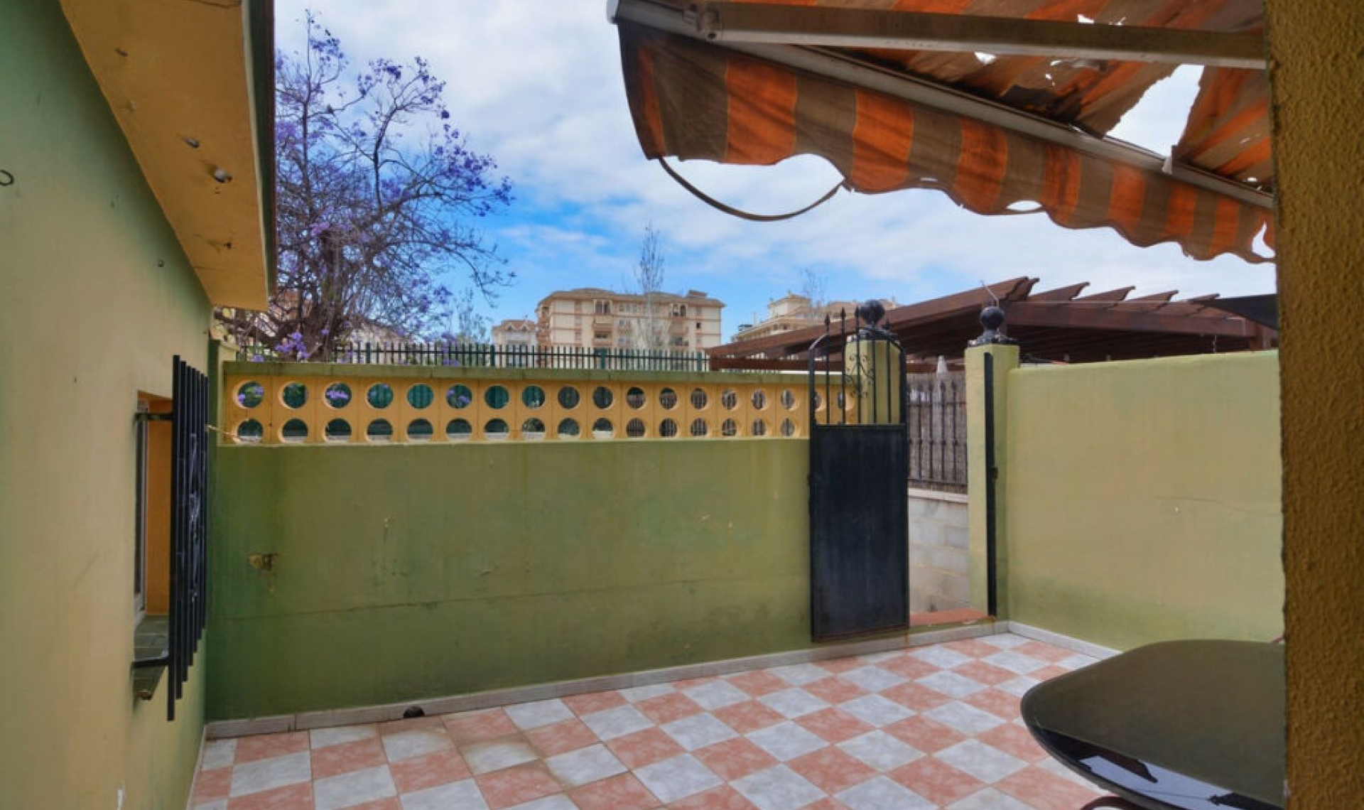 Resale - House -
Fuengirola