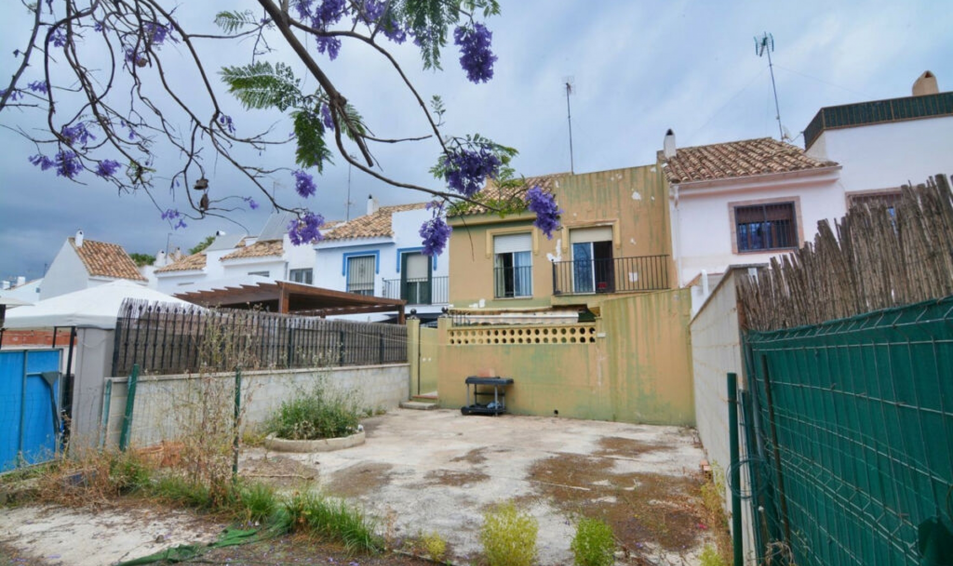 Resale - House -
Fuengirola