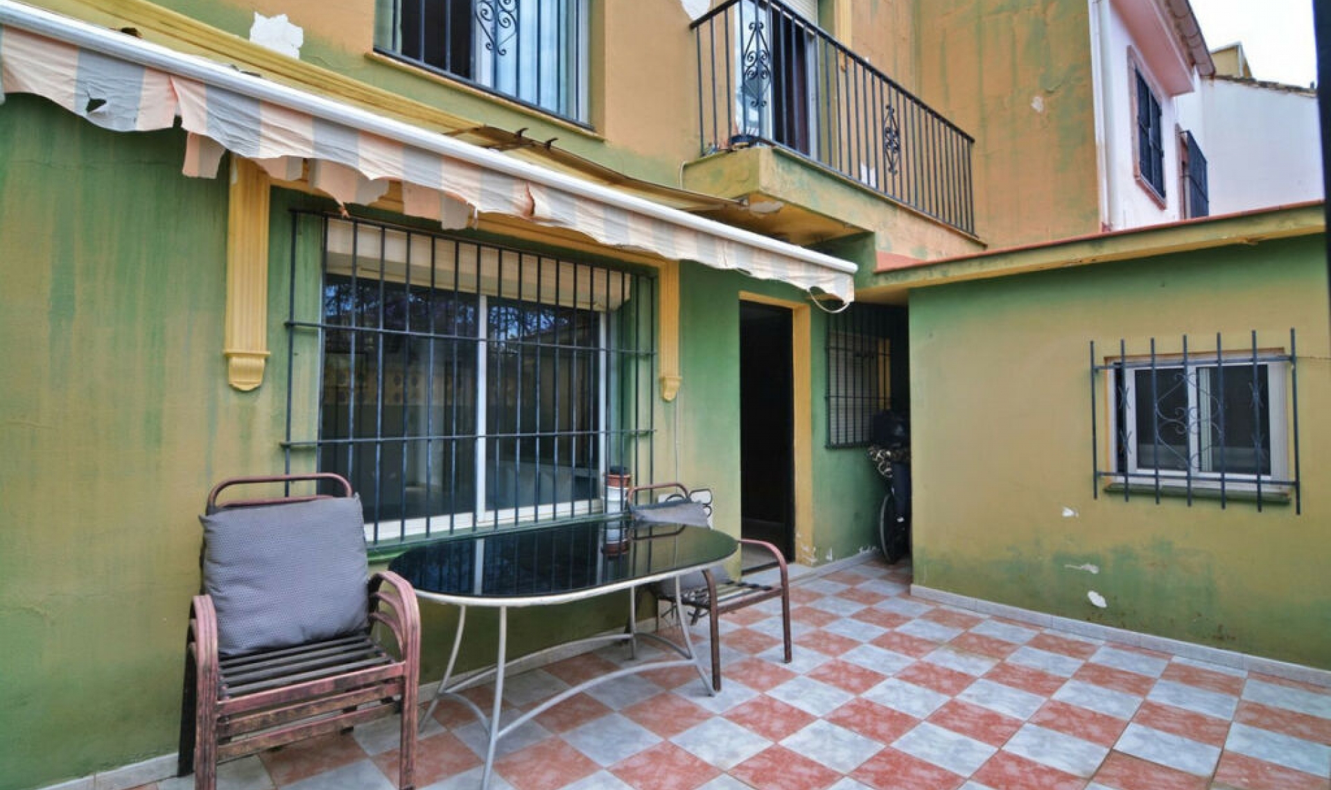 Resale - House -
Fuengirola