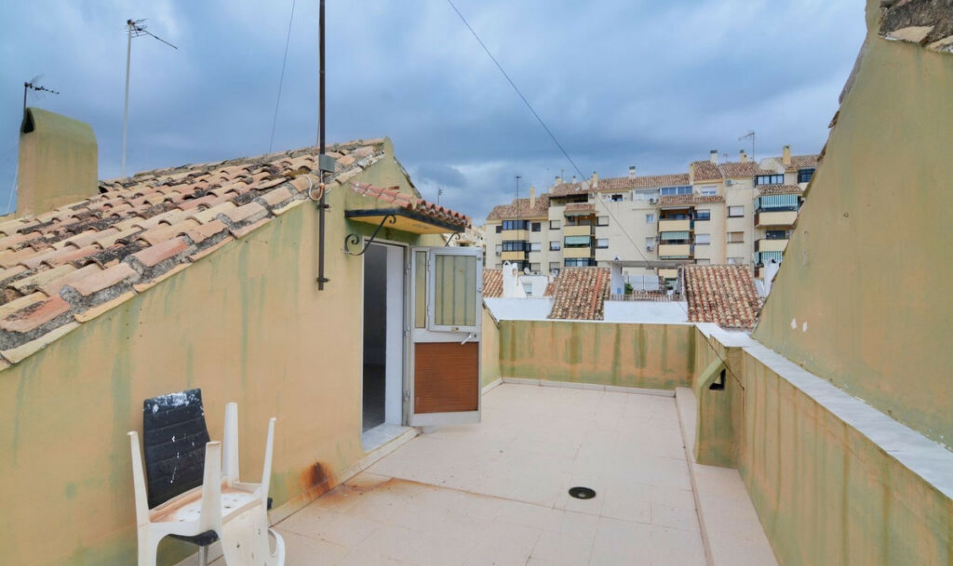 Resale - House -
Fuengirola