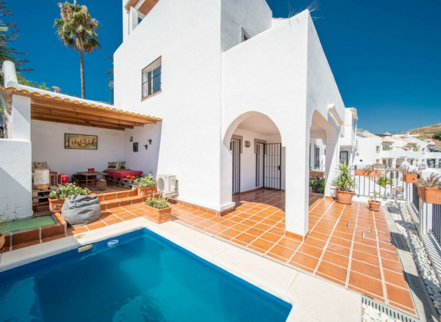 Resale - House -
Fuengirola