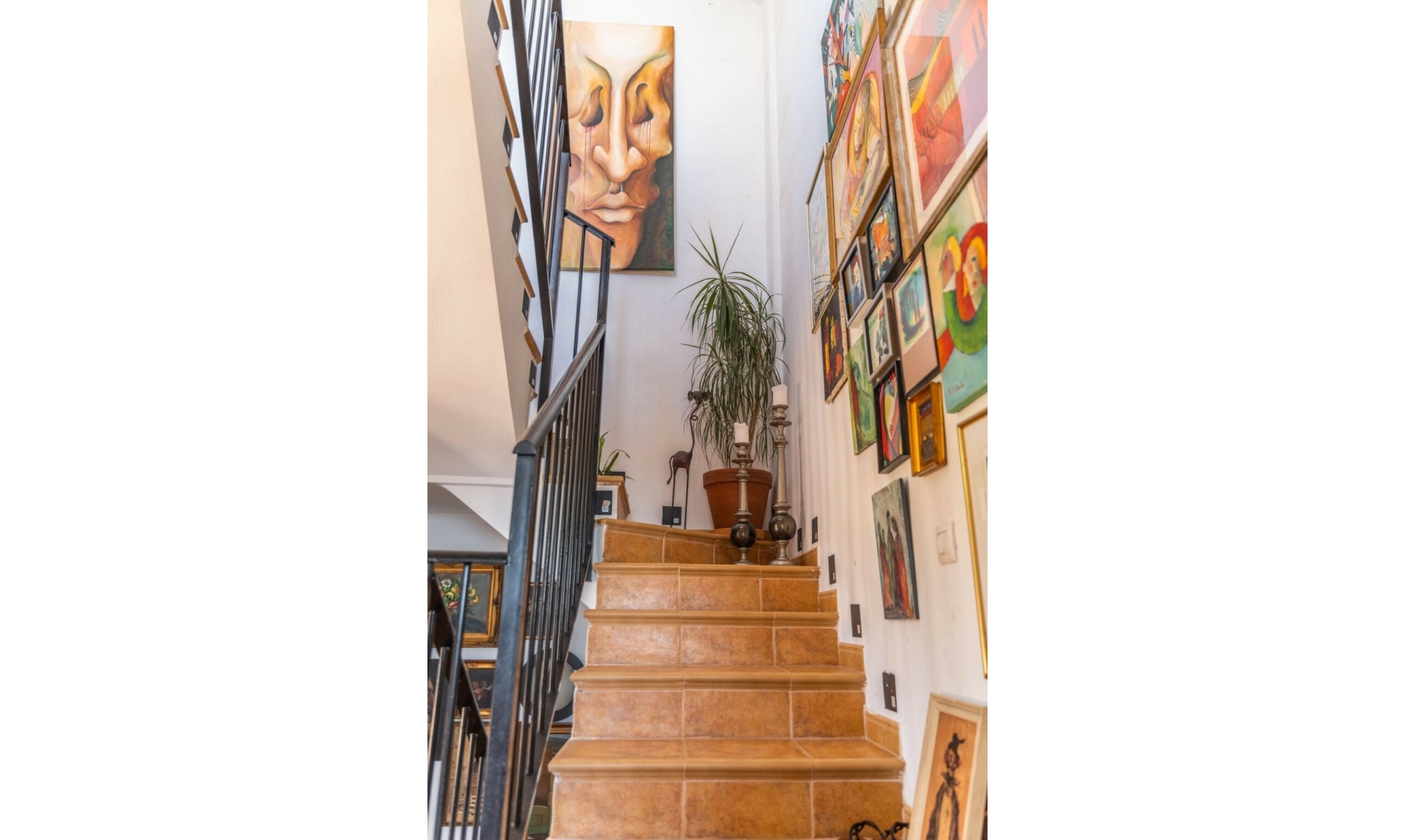 Resale - House -
Fuengirola