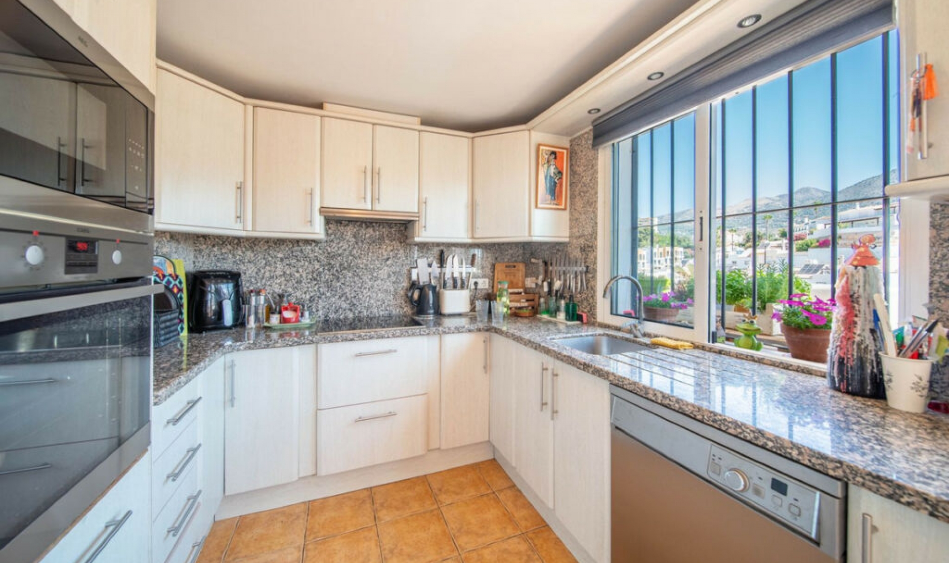 Resale - House -
Fuengirola