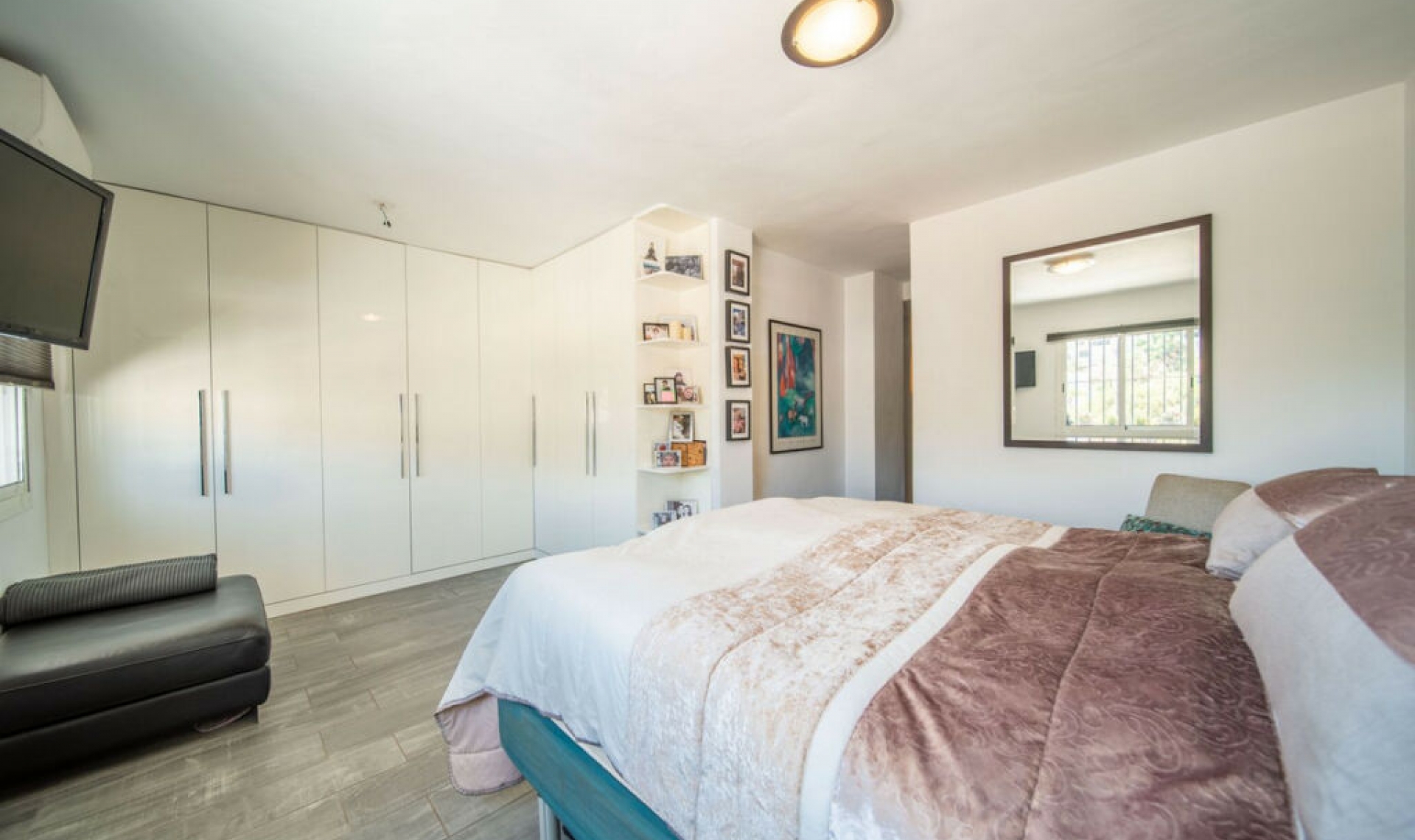 Resale - House -
Fuengirola