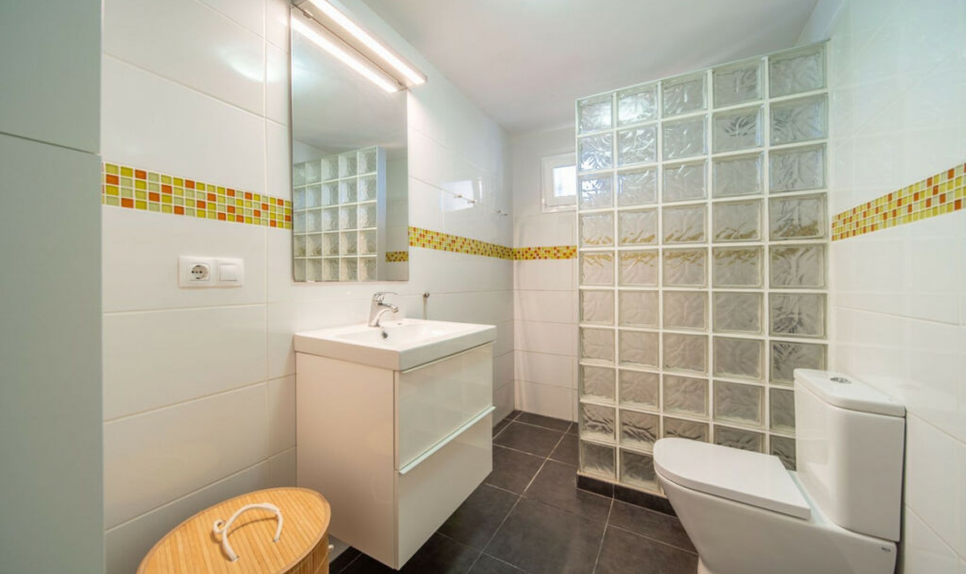 Resale - House -
Fuengirola