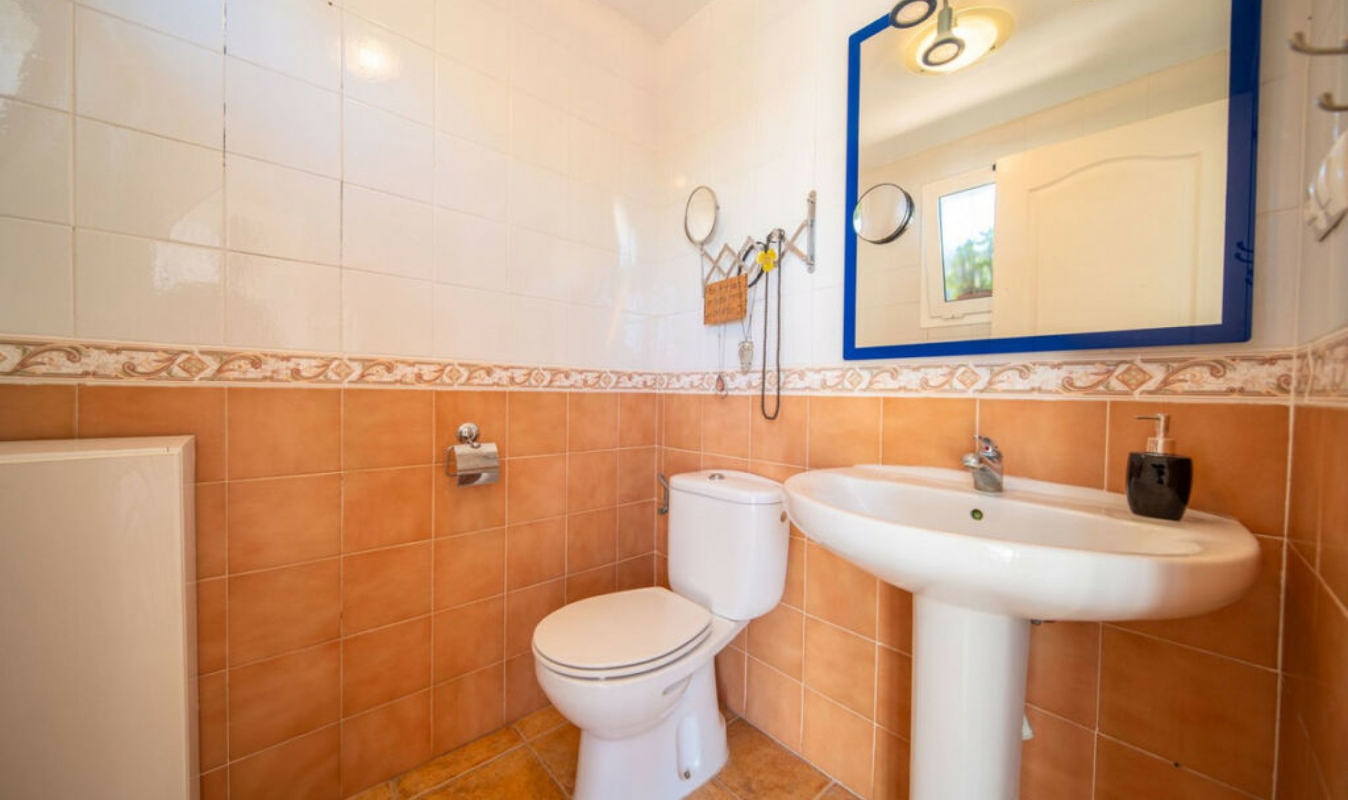 Resale - House -
Fuengirola