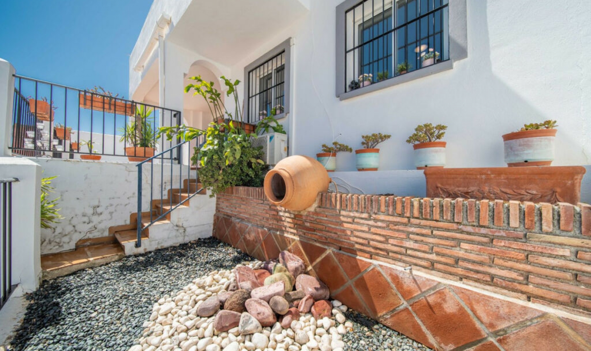 Resale - House -
Fuengirola