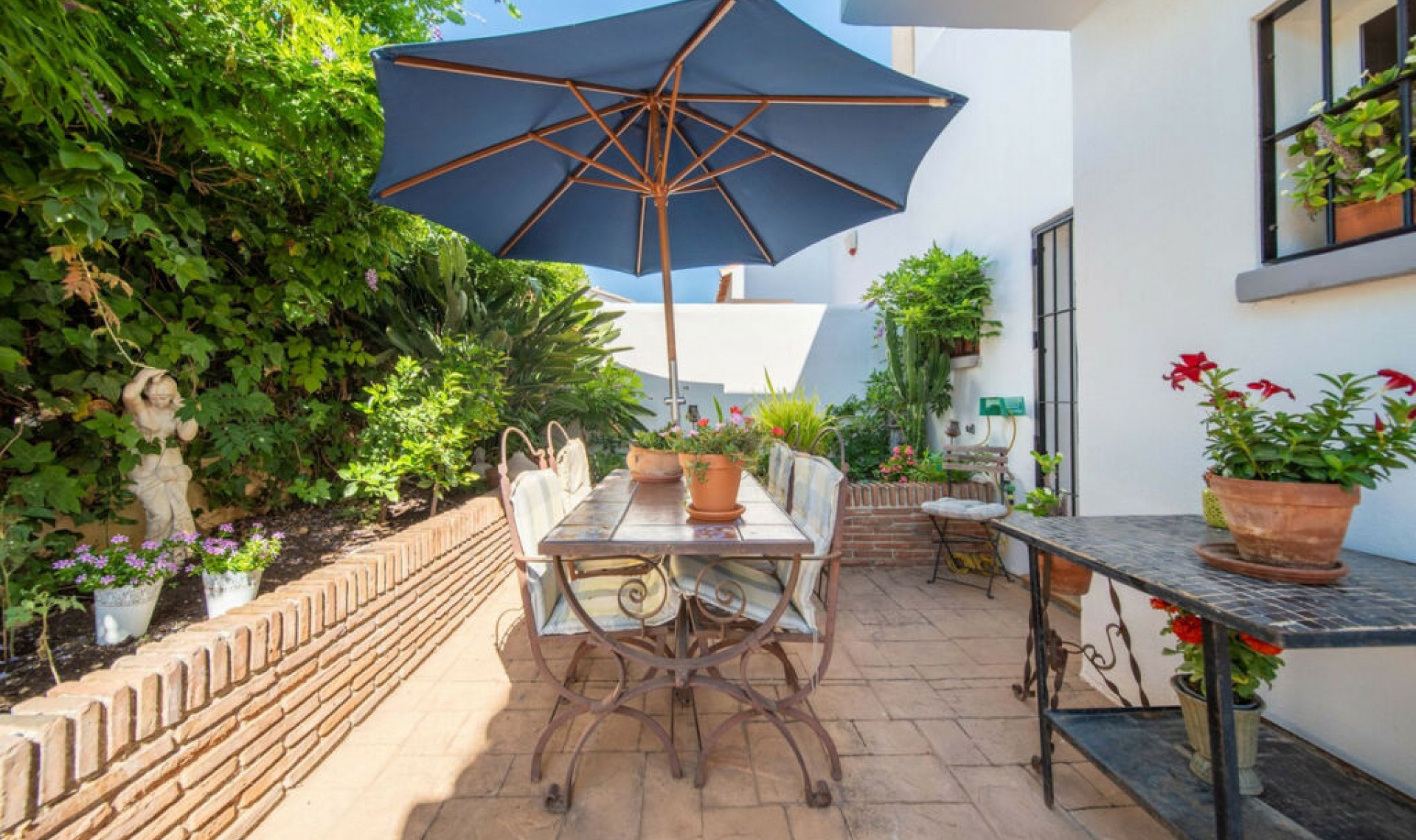 Resale - House -
Fuengirola