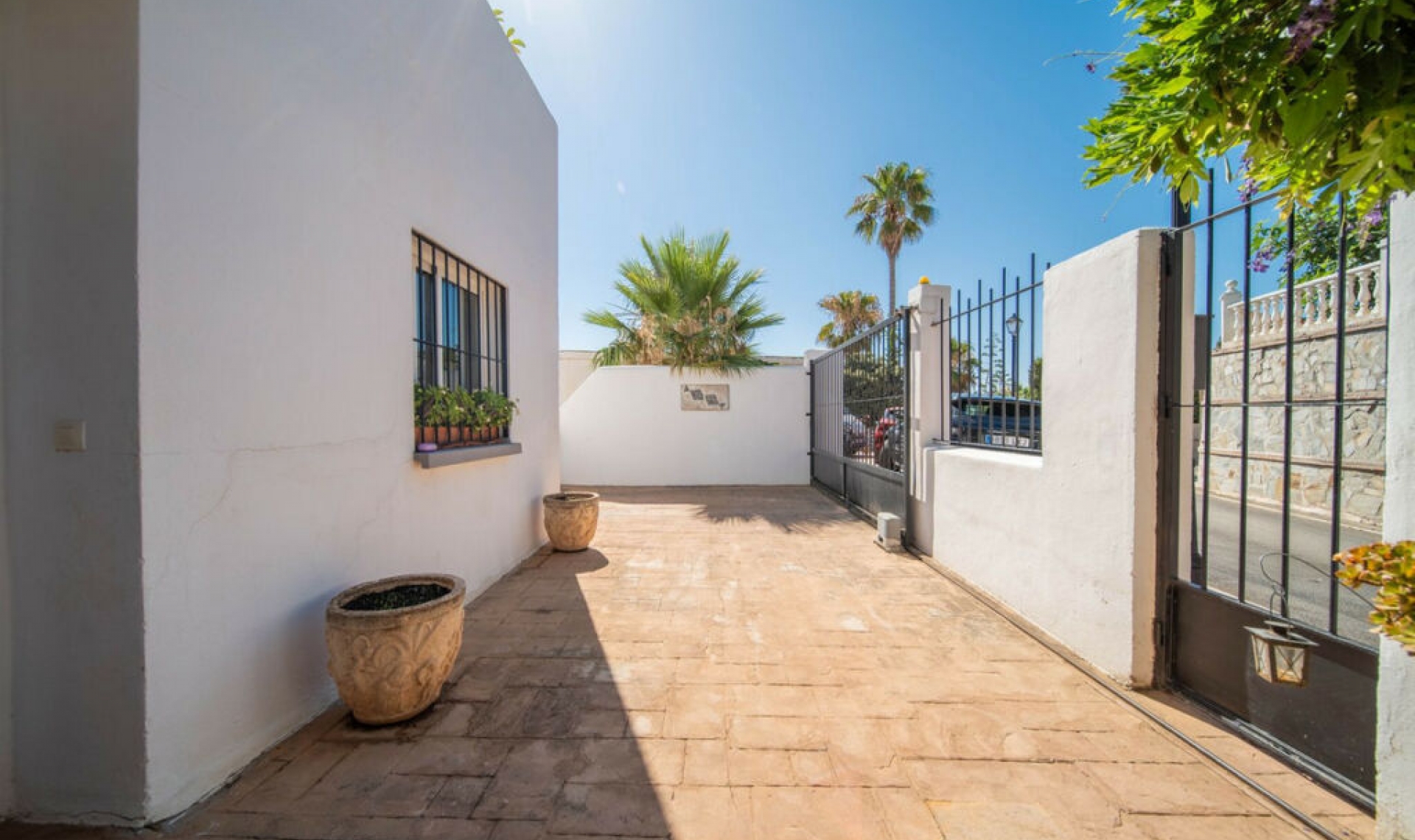 Resale - House -
Fuengirola