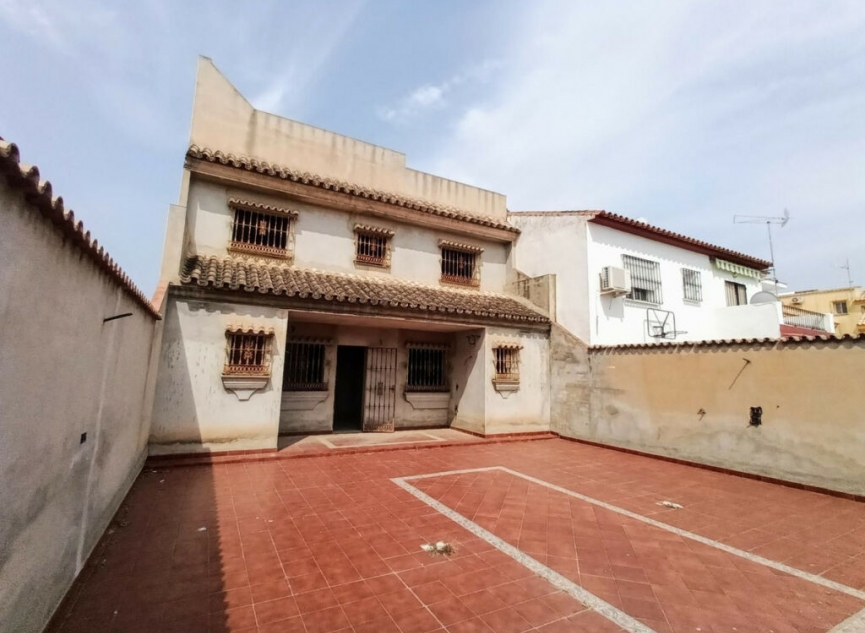 Resale - House -
Fuengirola