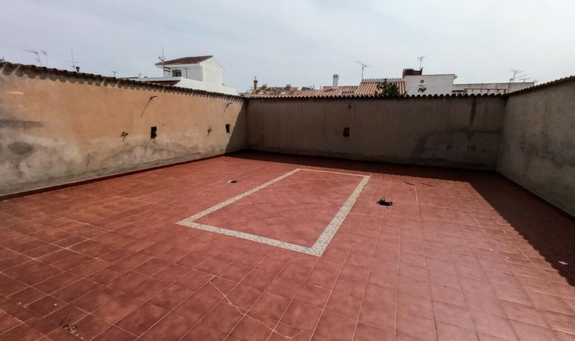 Resale - House -
Fuengirola